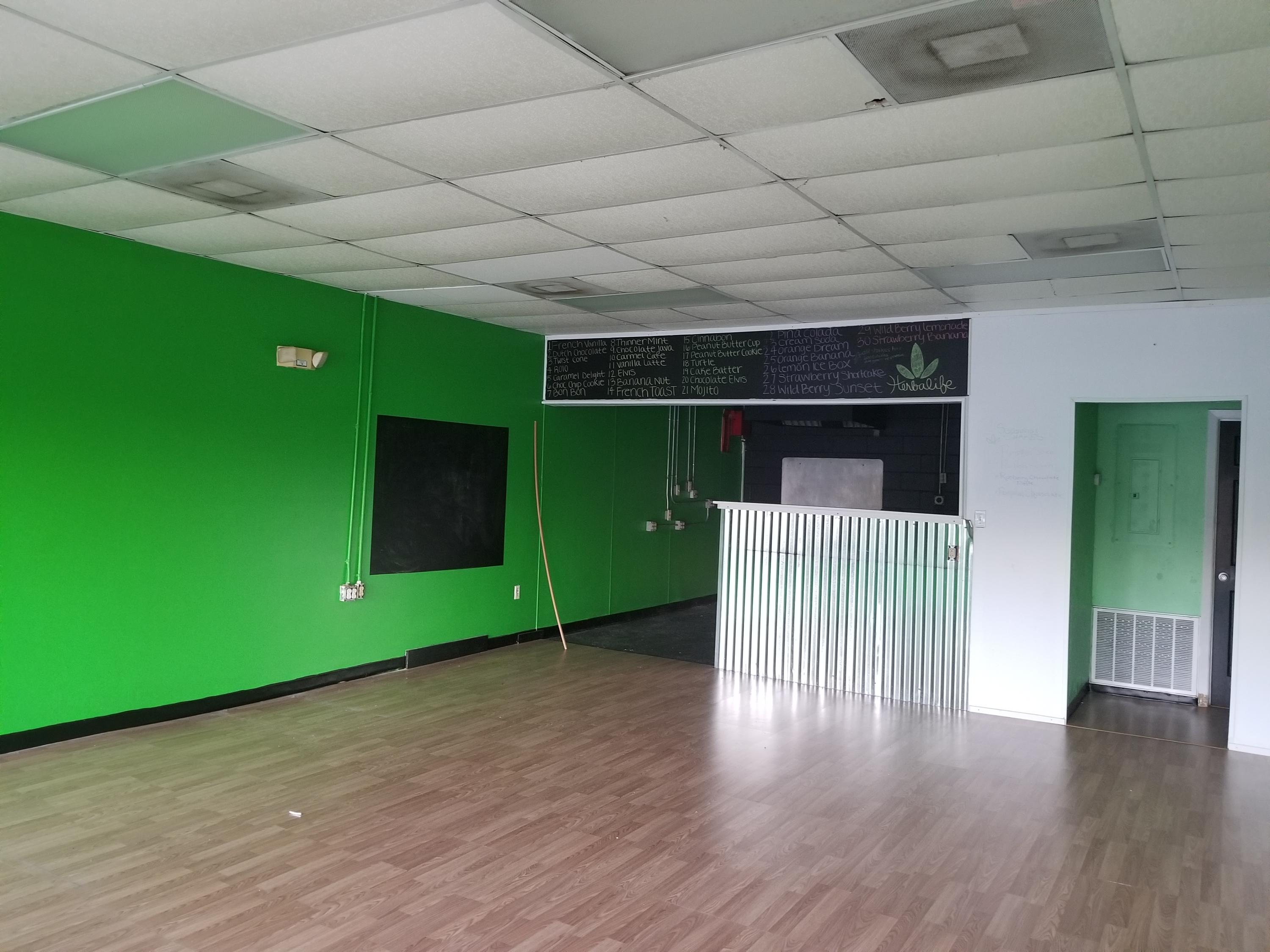 Excellent retail unit at the shopping plaza located right next to Eglin Air Force Base gate. The property has just changed ownership and will be going through a lot of renovations. Great visibility and signage!