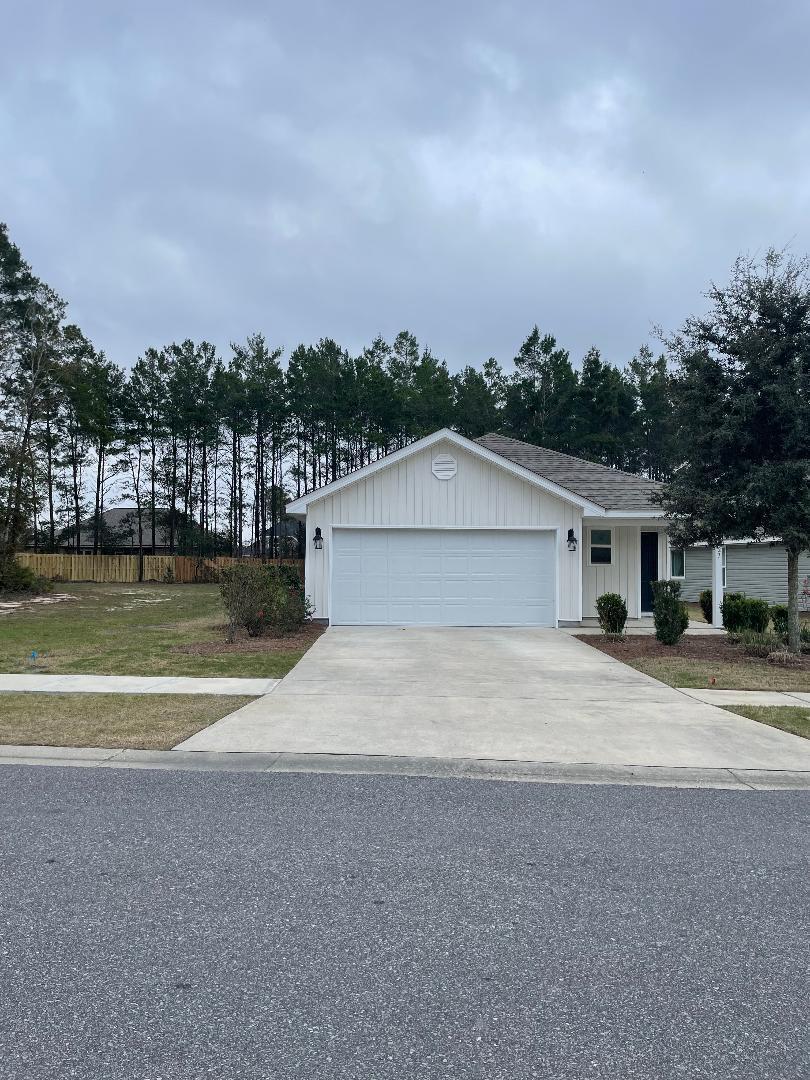 This very open floor plan offers a lot of natural light. 3 bedrooms and 2 bathrooms. Split bedroom plan. Beautiful kitchen with stainless appliances and breakfast bar. Plantation shutters on all of the windows. Covered patio. Access to all pools, 24 hours gym, clubhouse, movie theater, tennis and basketball courts, playground, and bay club with fishing pier.