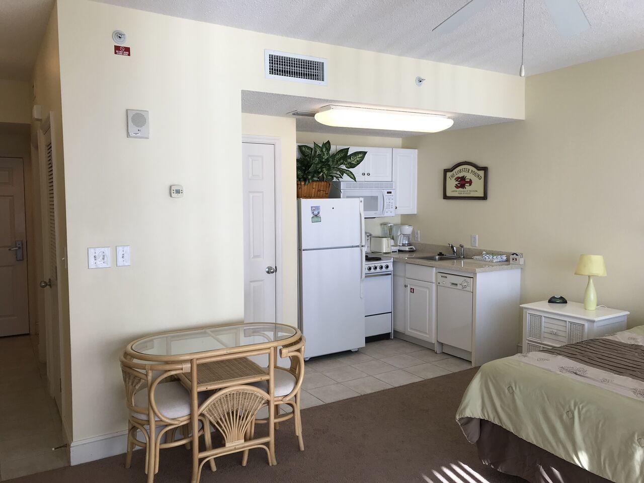 MAJESTIC BEACH TOWERS I - Residential