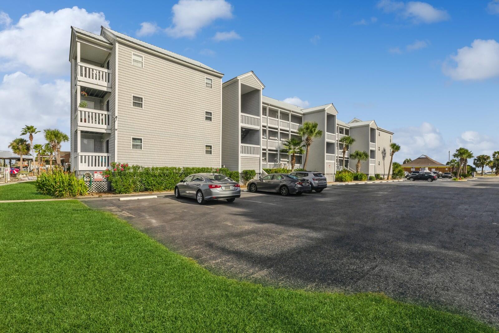 HERMITAGE CONDOMINIUM - Residential