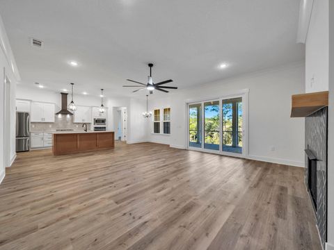 A home in Niceville