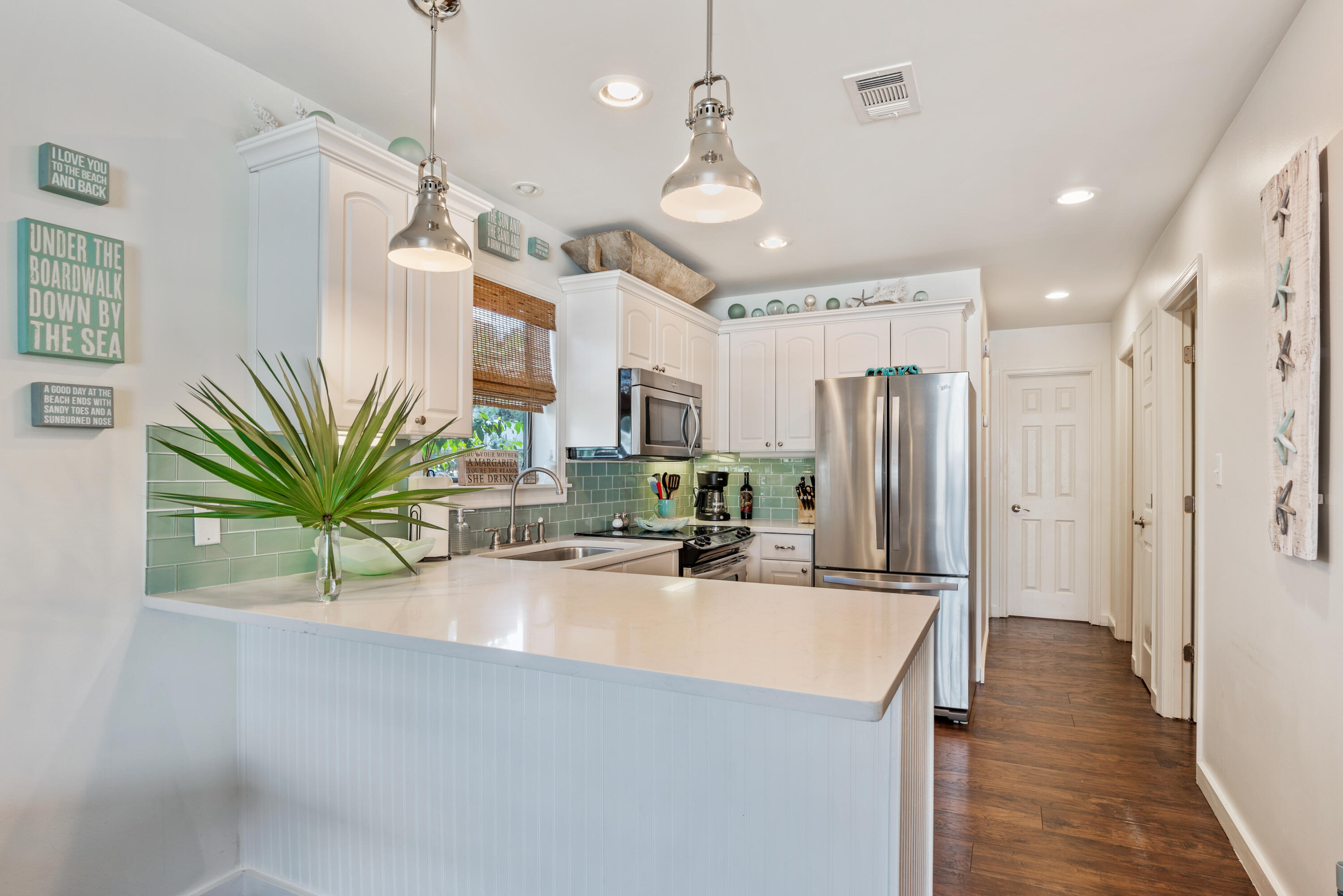 BEACHWOOD VILLAS CONDO PH 2 - Residential