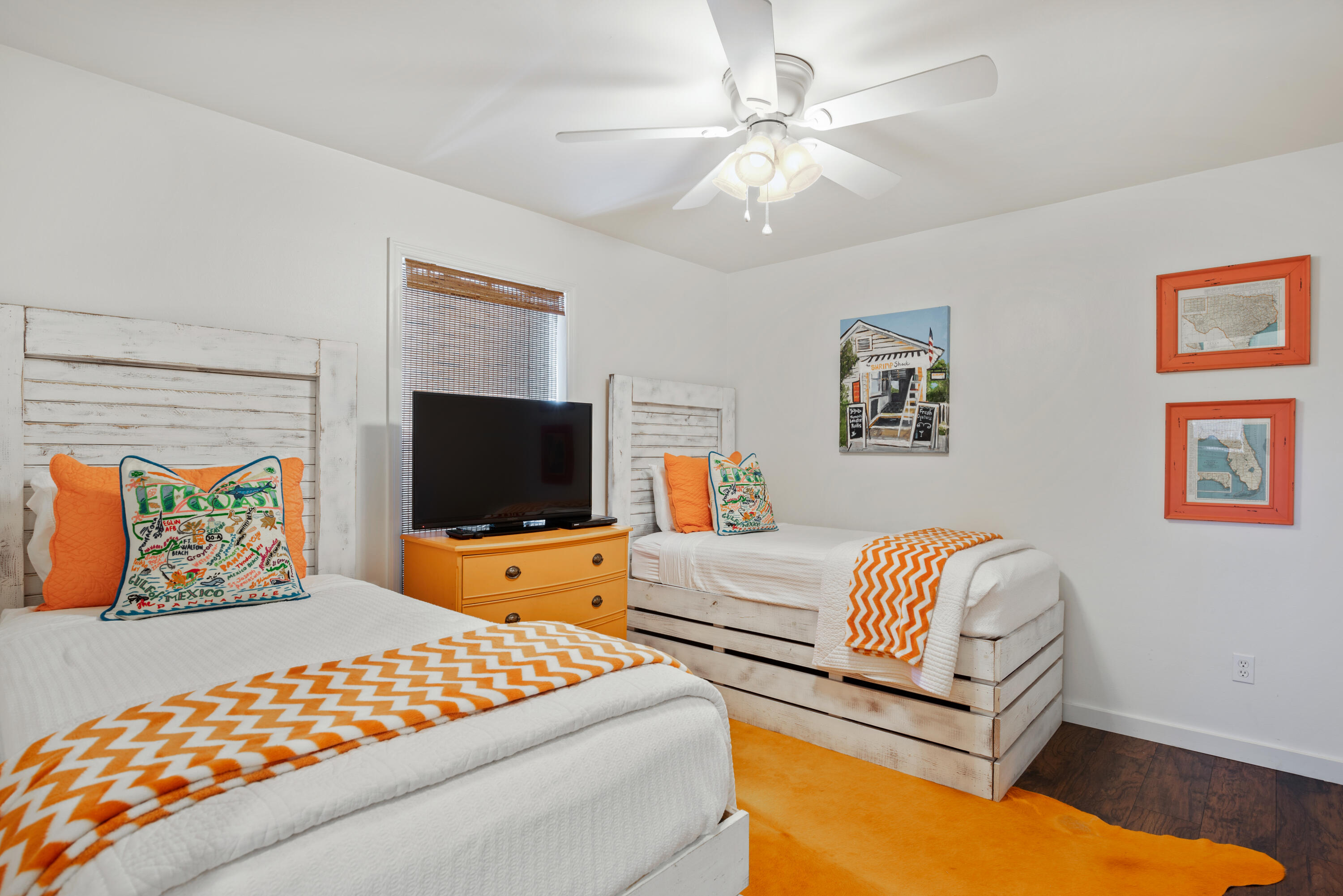 BEACHWOOD VILLAS CONDO PH 2 - Residential