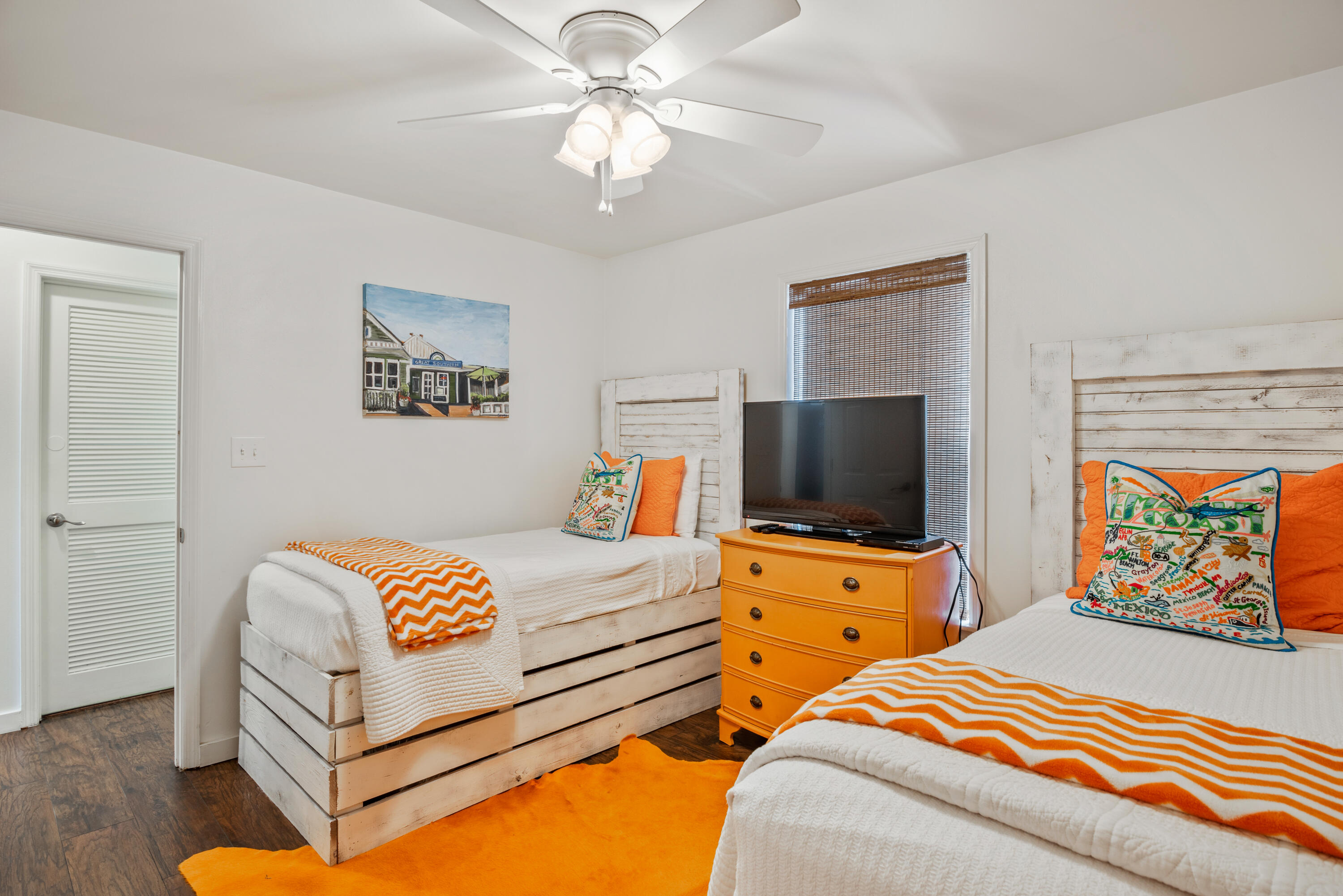 BEACHWOOD VILLAS CONDO PH 2 - Residential
