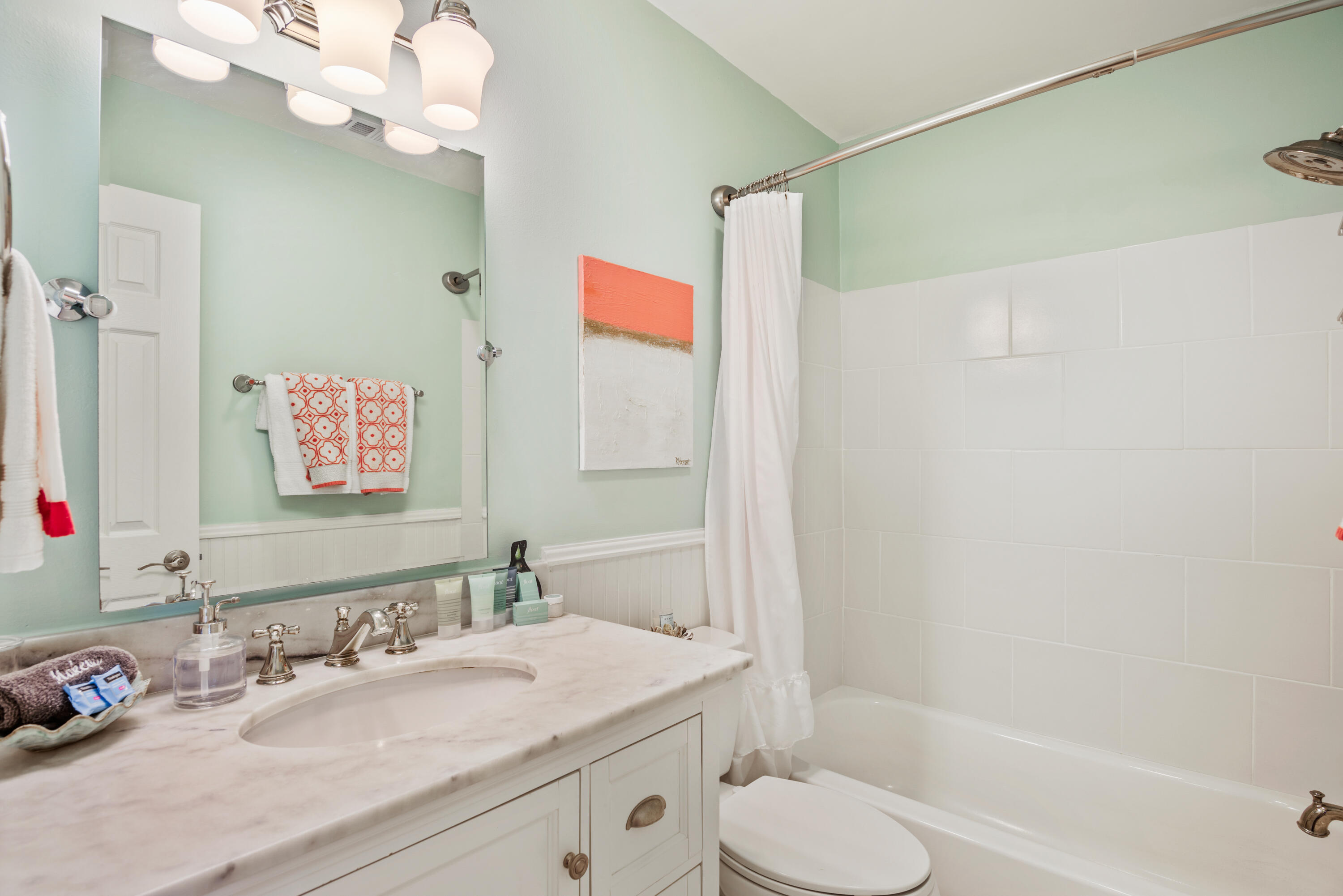 BEACHWOOD VILLAS CONDO PH 2 - Residential