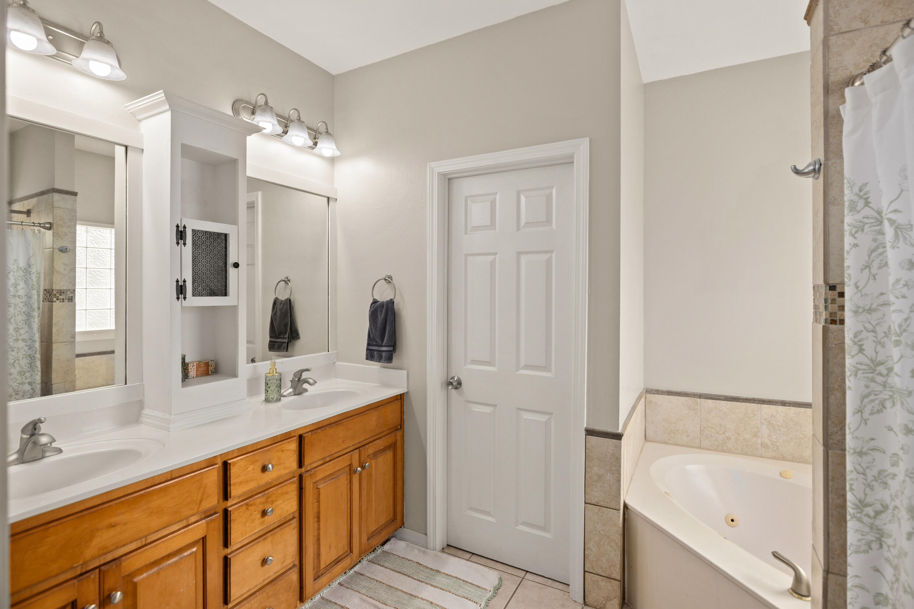 VALPARAISO PINECREST 6 - Residential