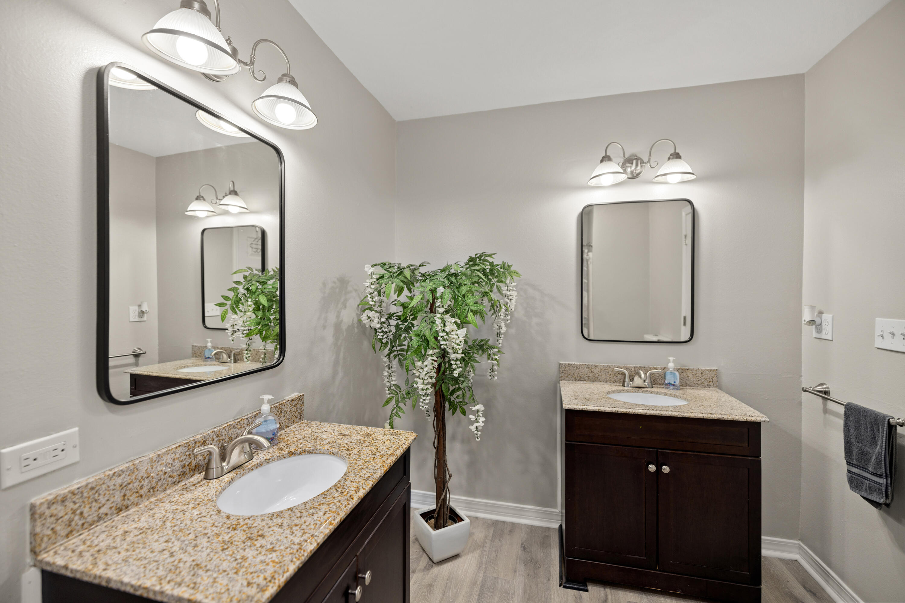 VALPARAISO PINECREST 6 - Residential