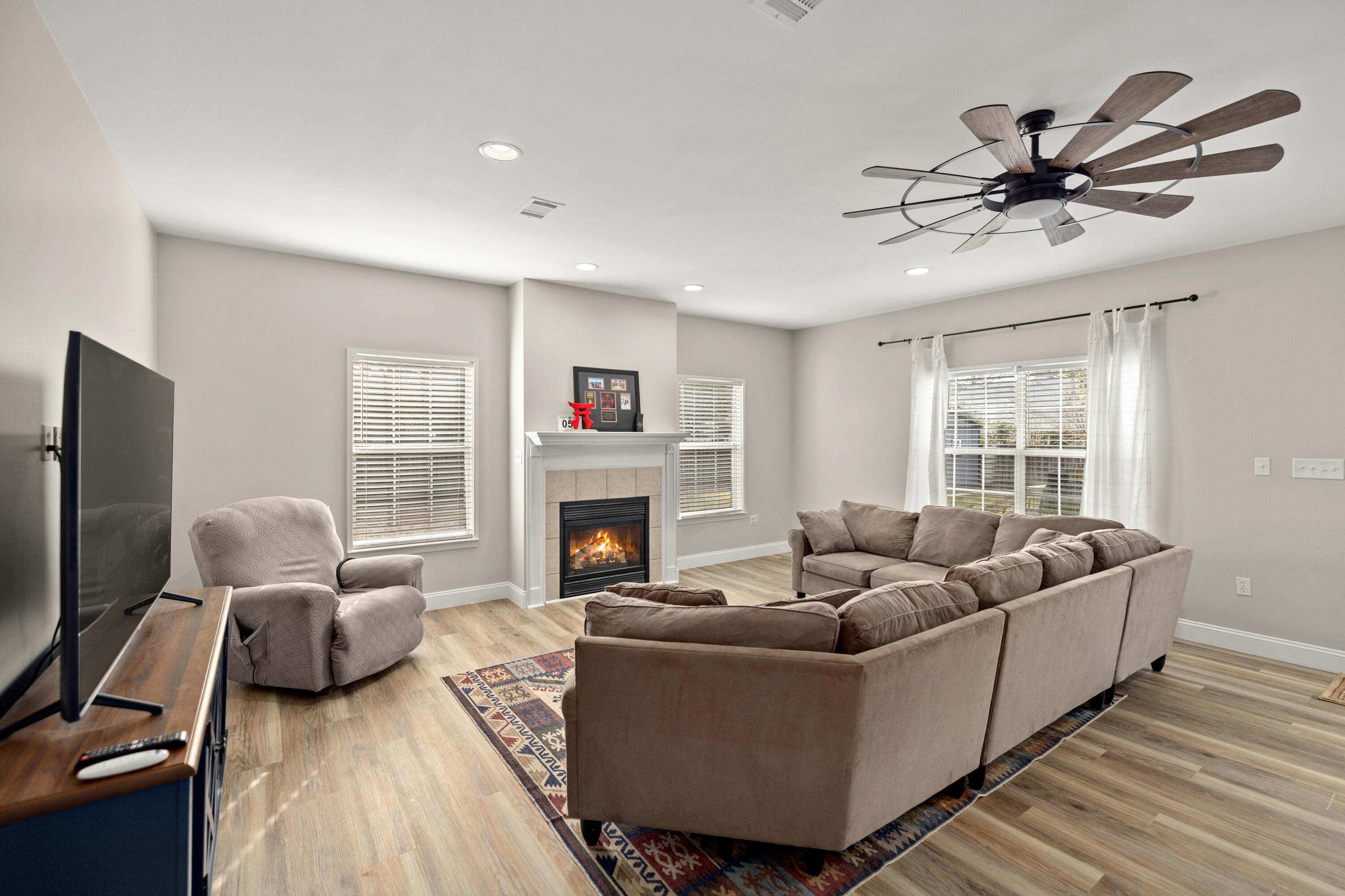 VALPARAISO PINECREST 6 - Residential