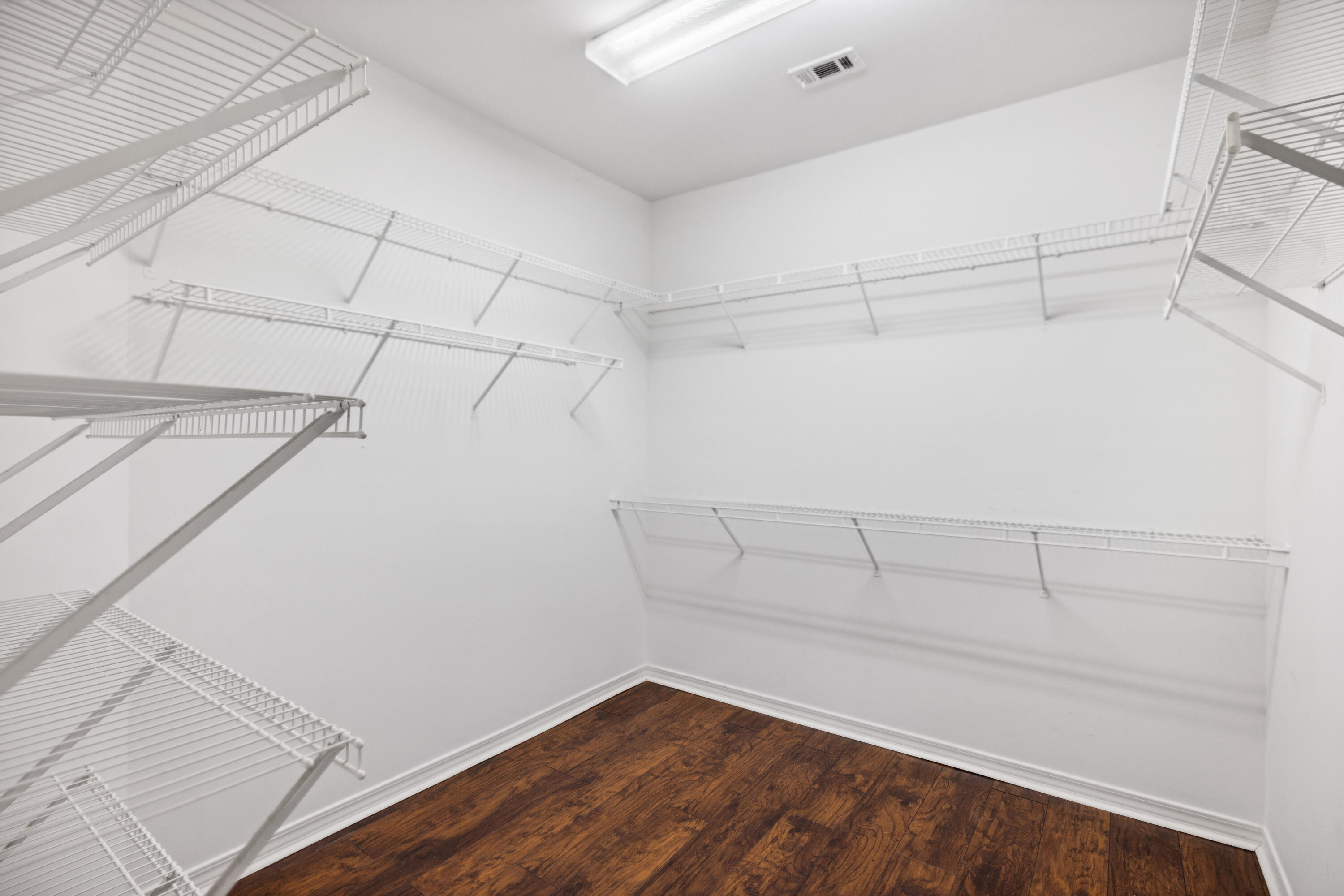 VALPARAISO PINECREST 6 - Residential