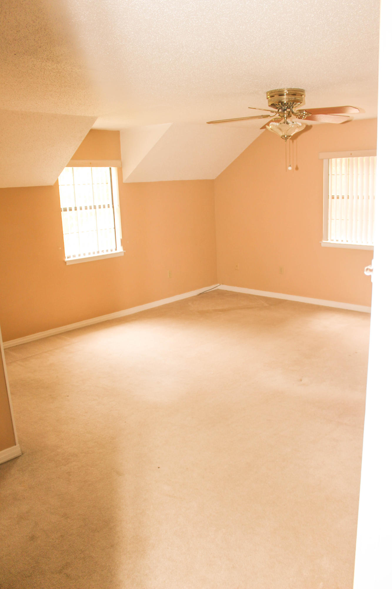 HOLLY HILLS - Residential