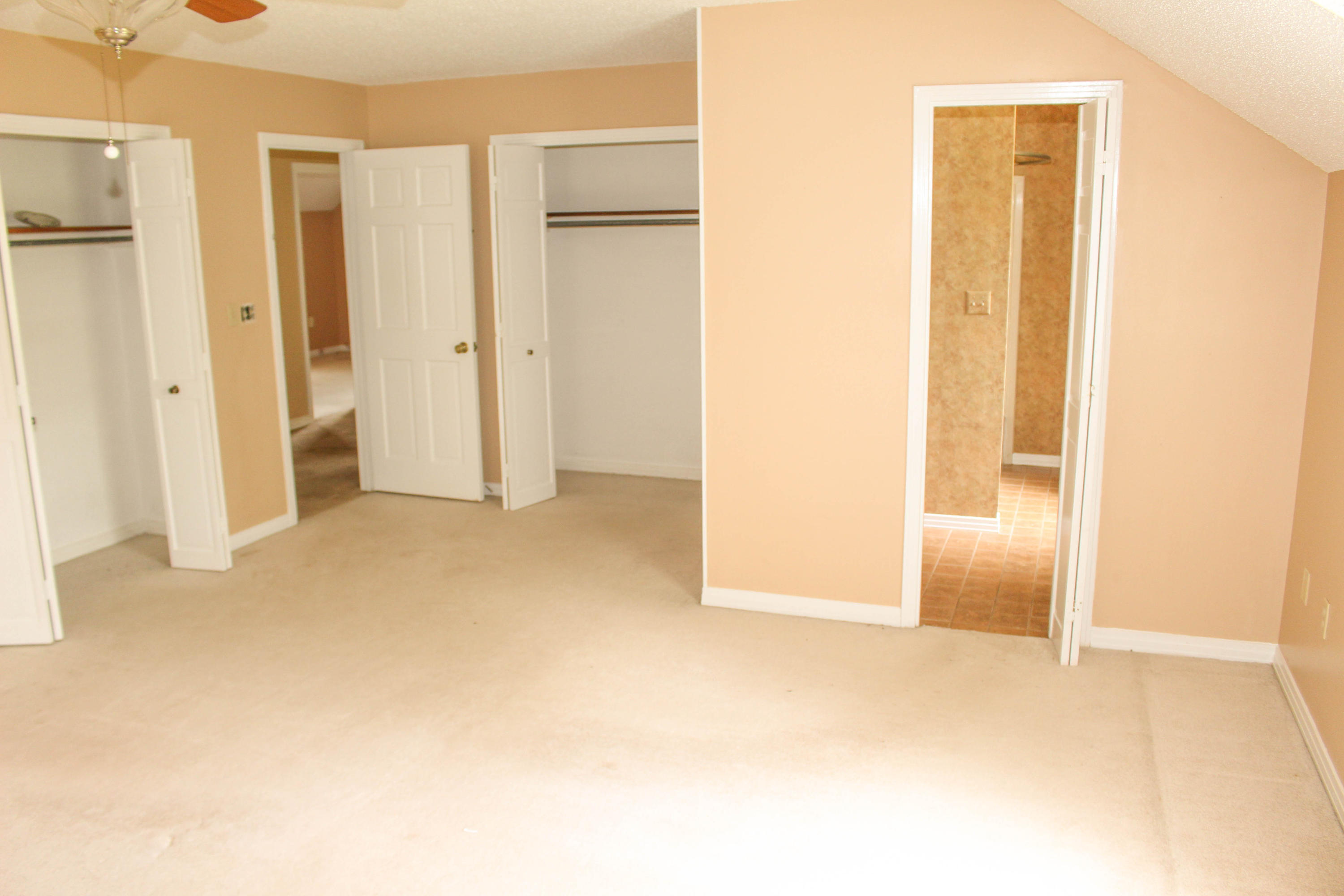 HOLLY HILLS - Residential