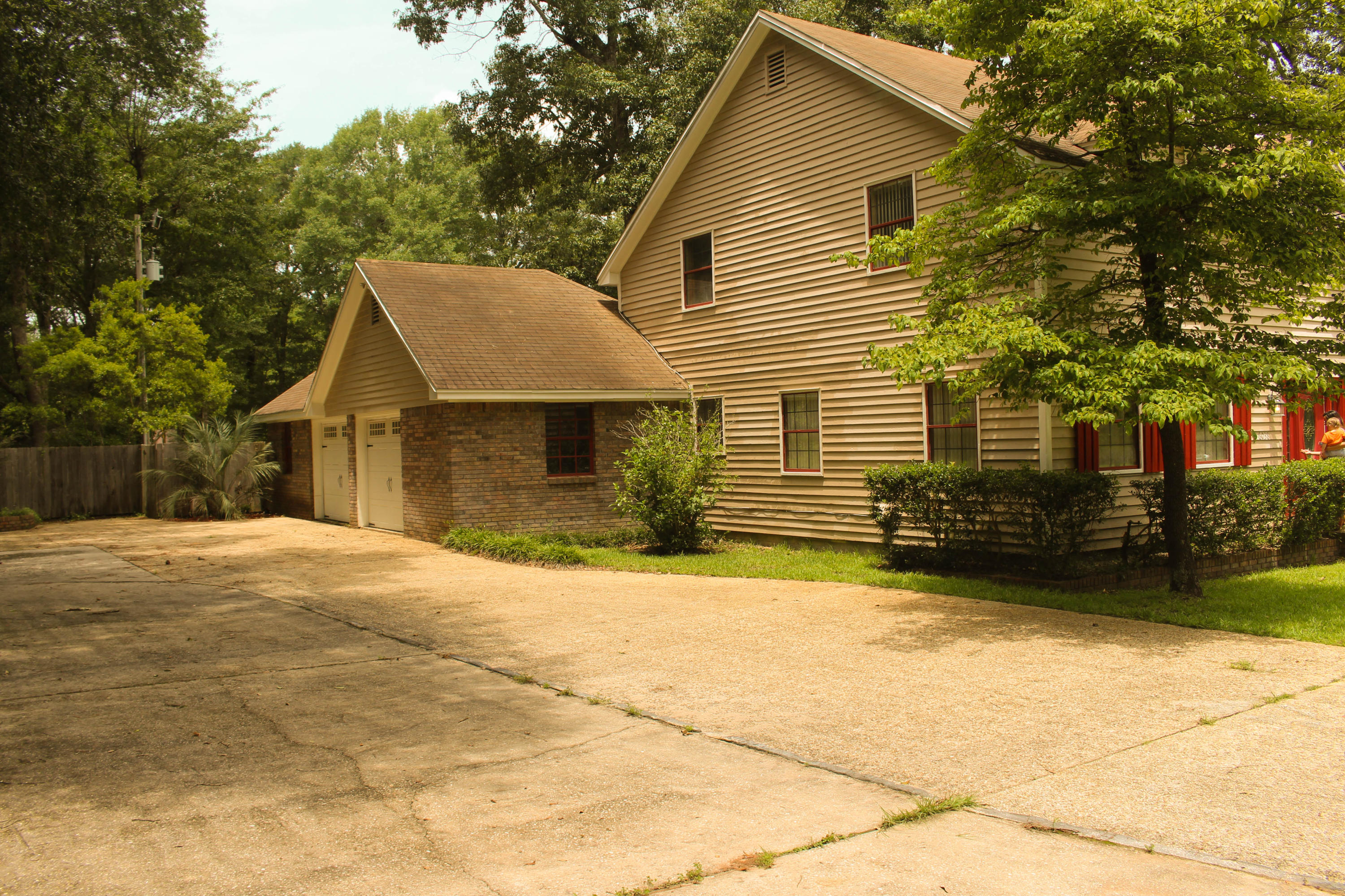 HOLLY HILLS - Residential