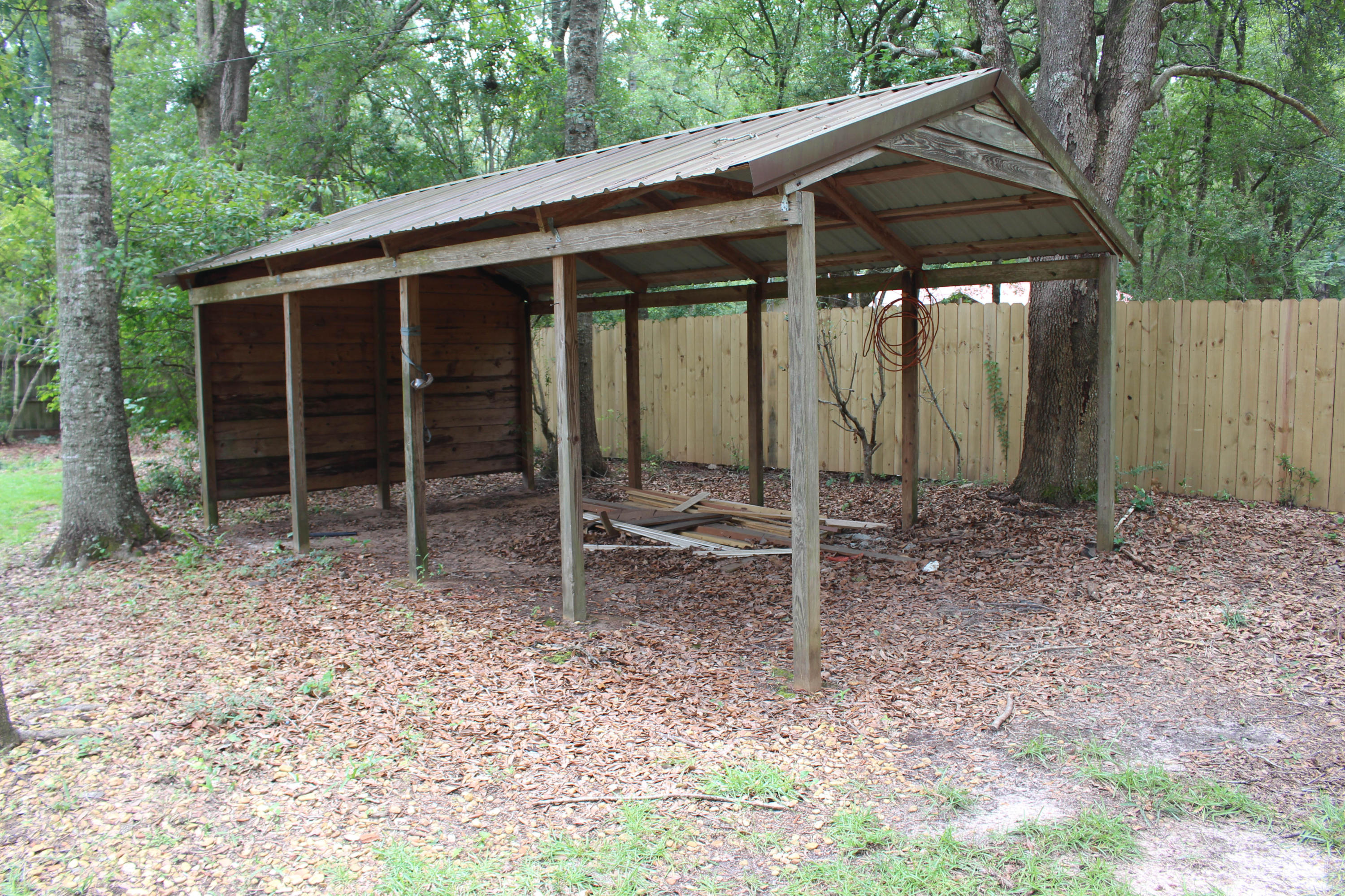 HOLLY HILLS - Residential