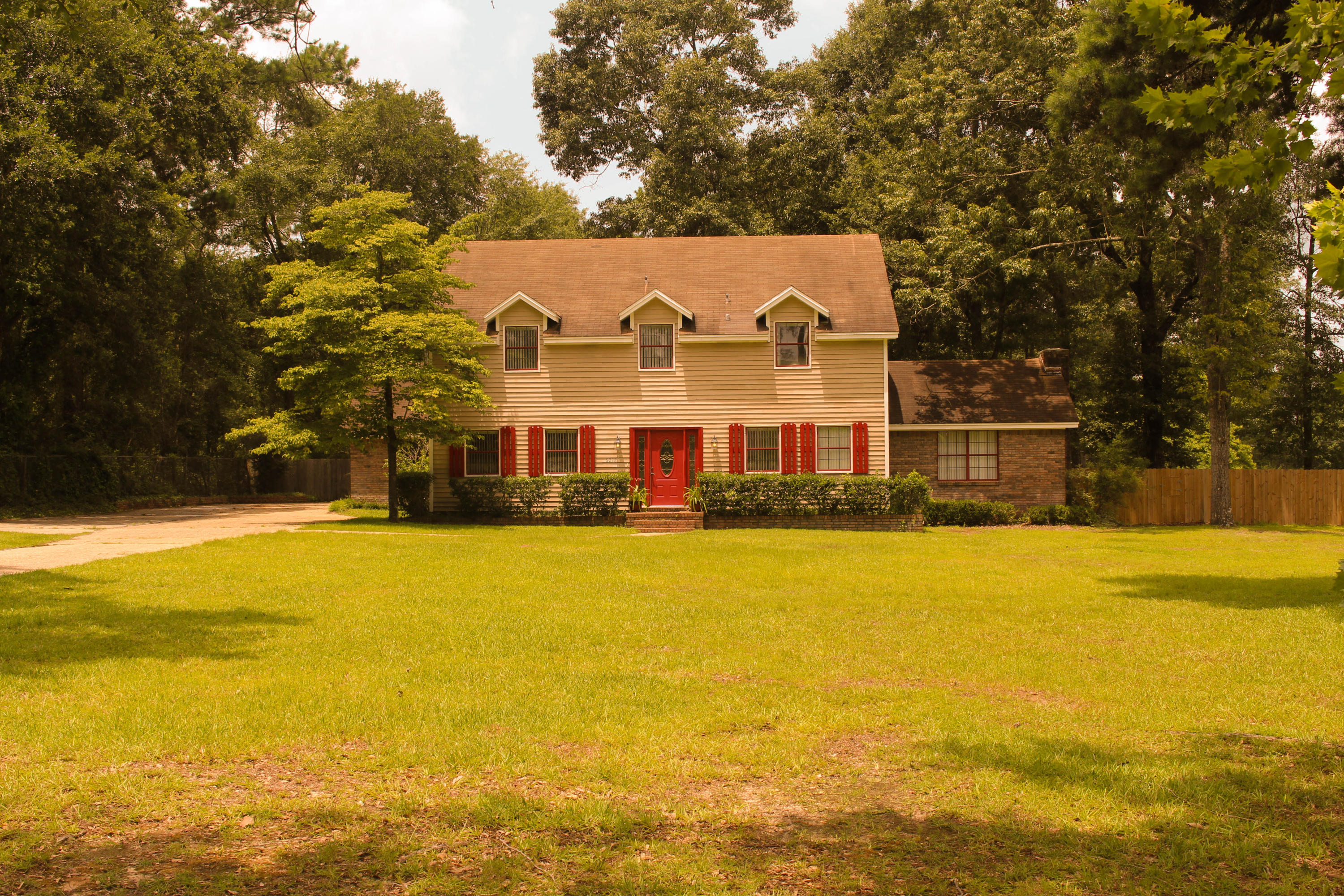 HOLLY HILLS - Residential