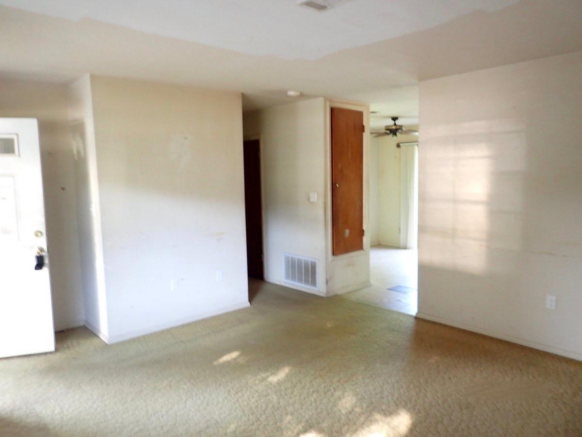 COMBS MANOR - Residential