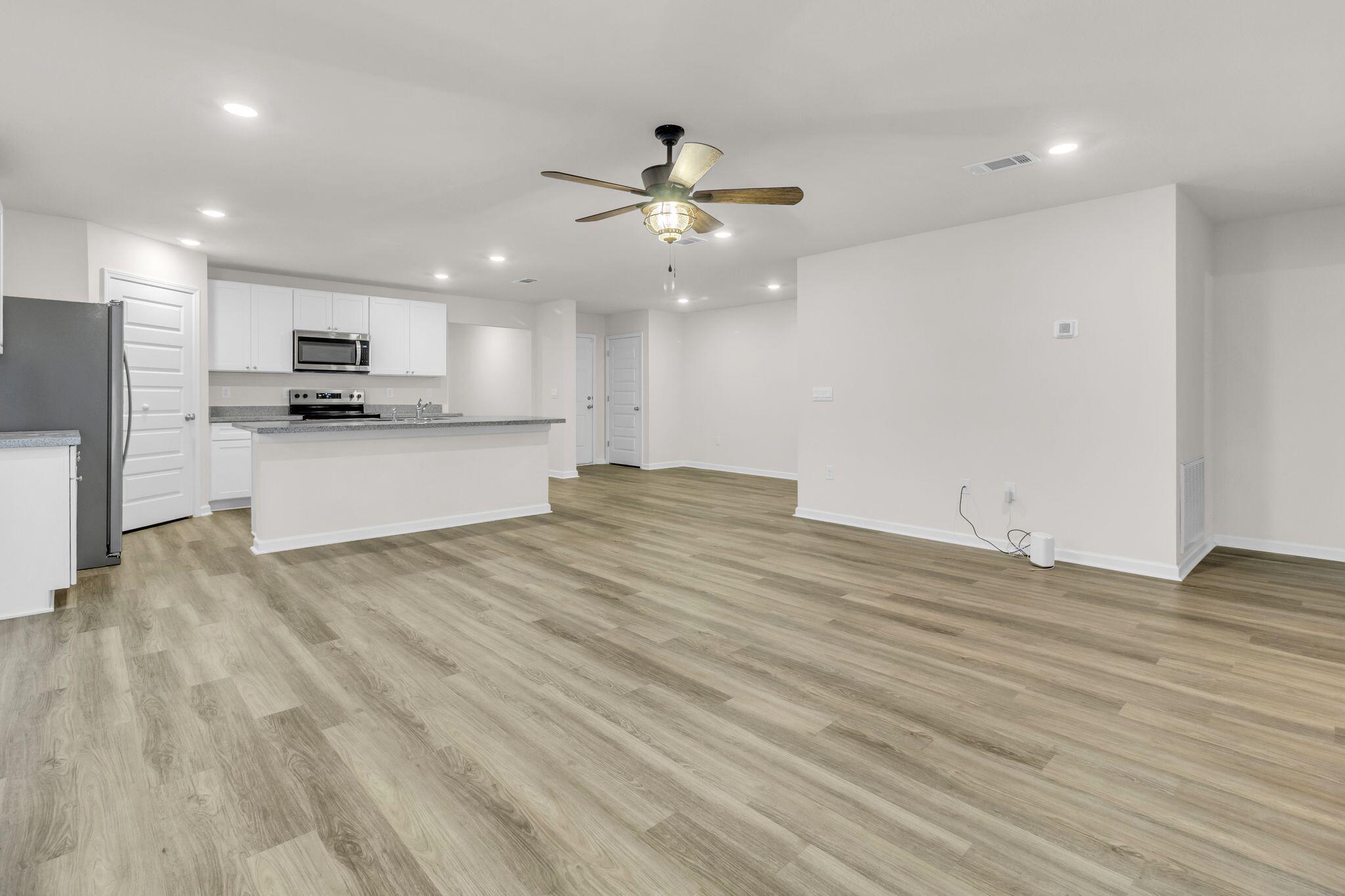 ROYAL ESTATES - Residential Lease