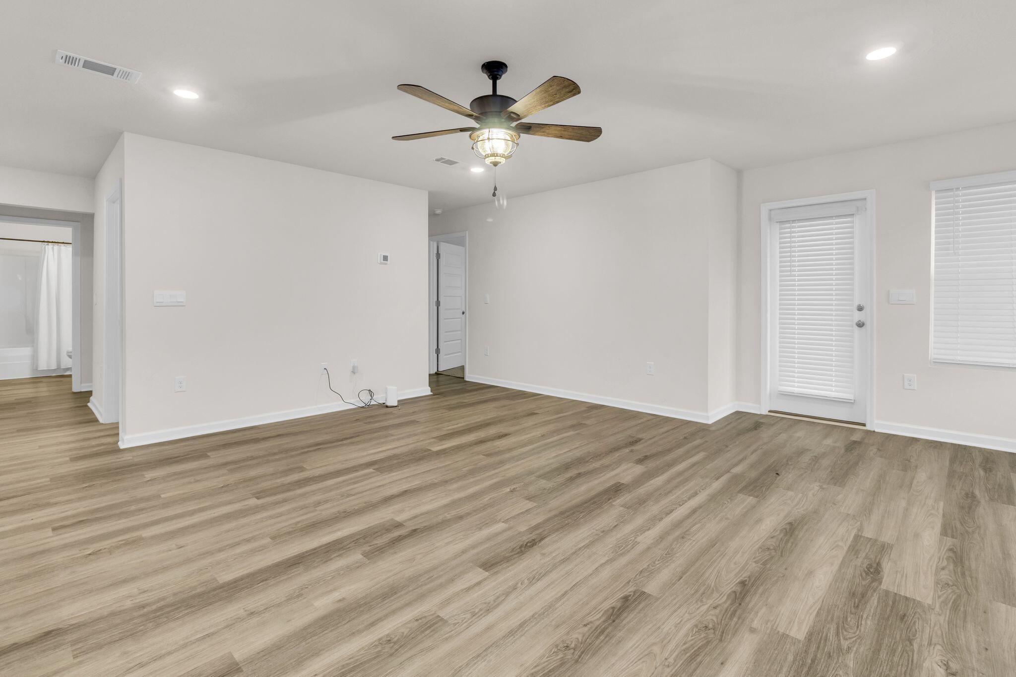 ROYAL ESTATES - Residential Lease