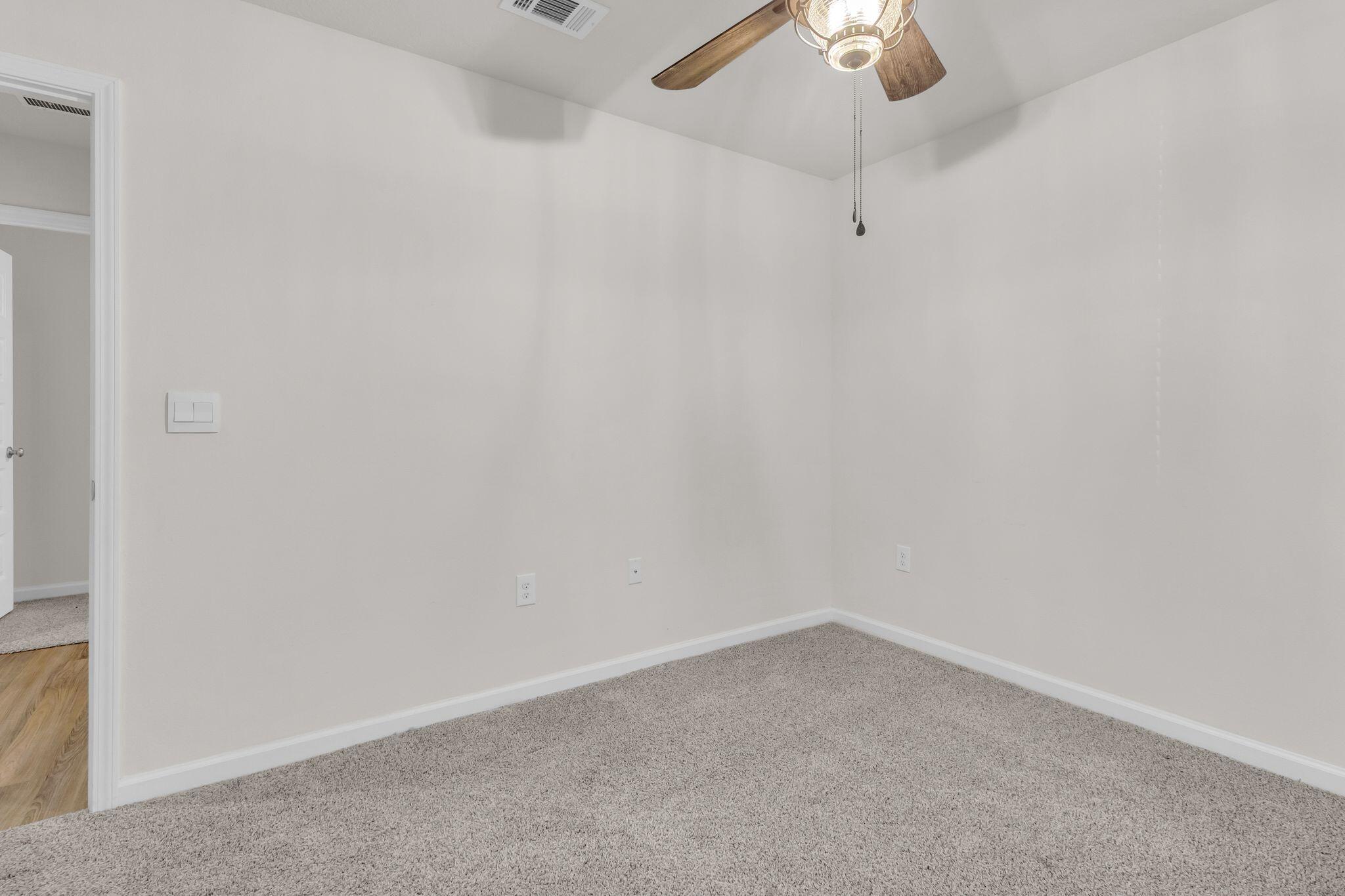 ROYAL ESTATES - Residential Lease