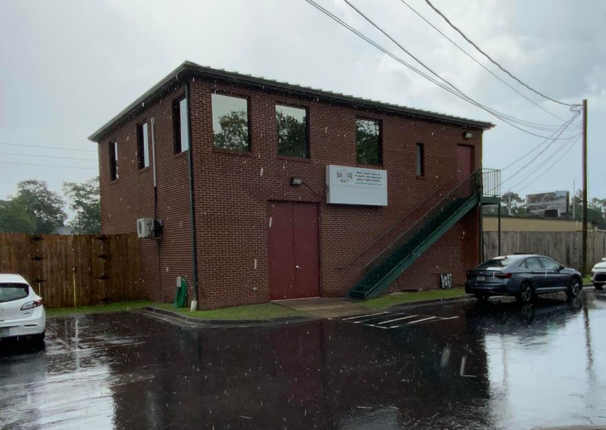 Price includes power, water/sewer, and trash.First floor office space with ample parking. Office has been recently updated. Updates include but not limited to - LED lighting, plank tile flooring and carpet tiles. Also has custom office furniture. Large double doors perfect for loading and or storage.Space includes 4 offices - 1 Bathroom with shower.