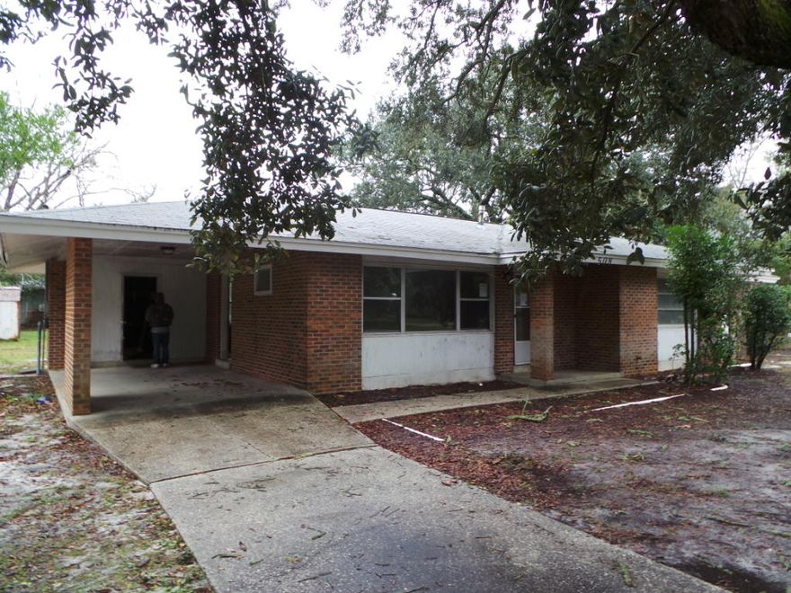 Amazing Opportunity In Gulf Breeze Proper!! The lot alone is worth the price! Home sits on 0.34 acre and has three bedrooms and one full bathroom. The majority of this home is stripped down to the studs, so you will have full reign of making it your own!