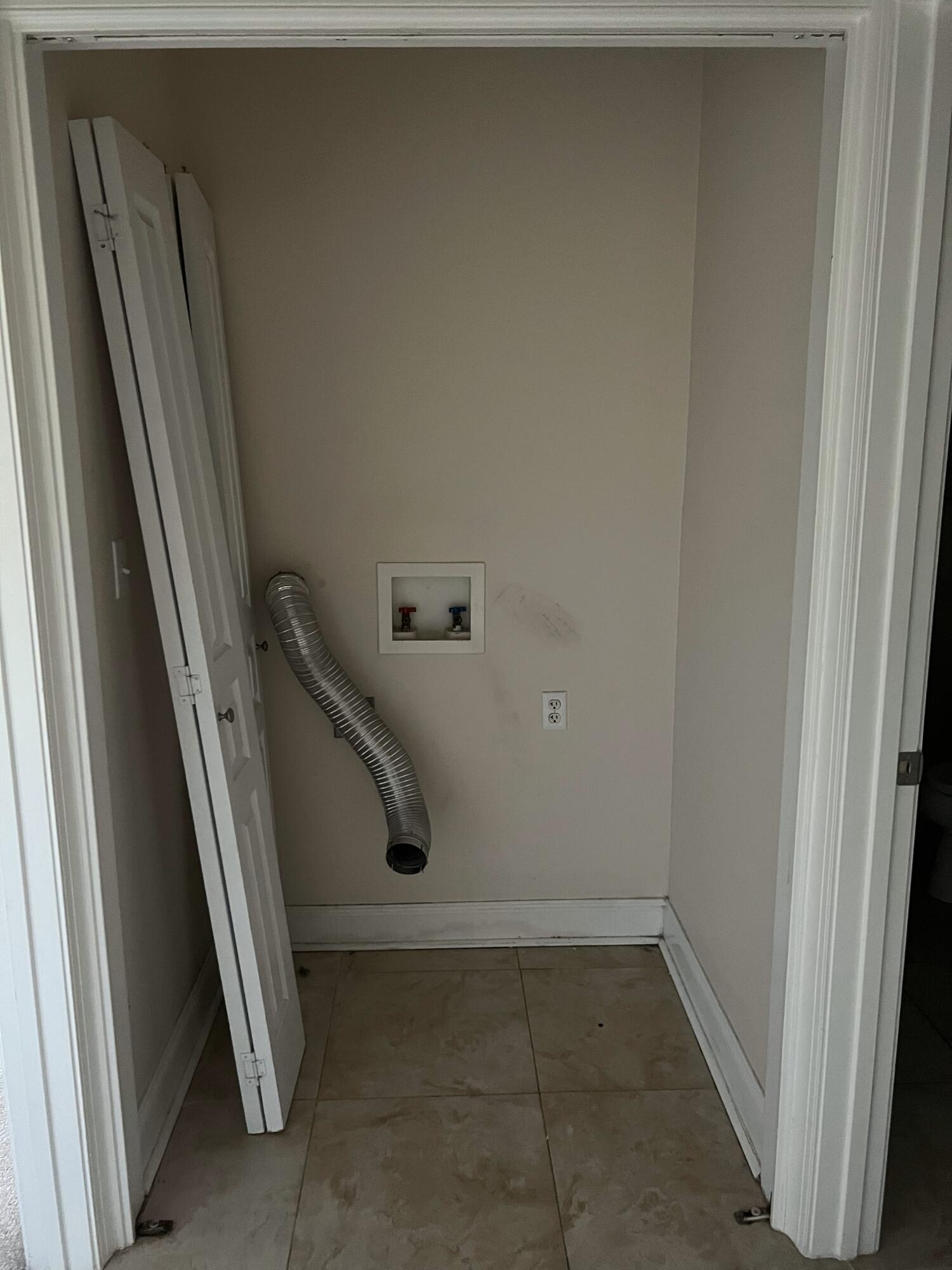 FRENCH QUARTERS - Residential Lease