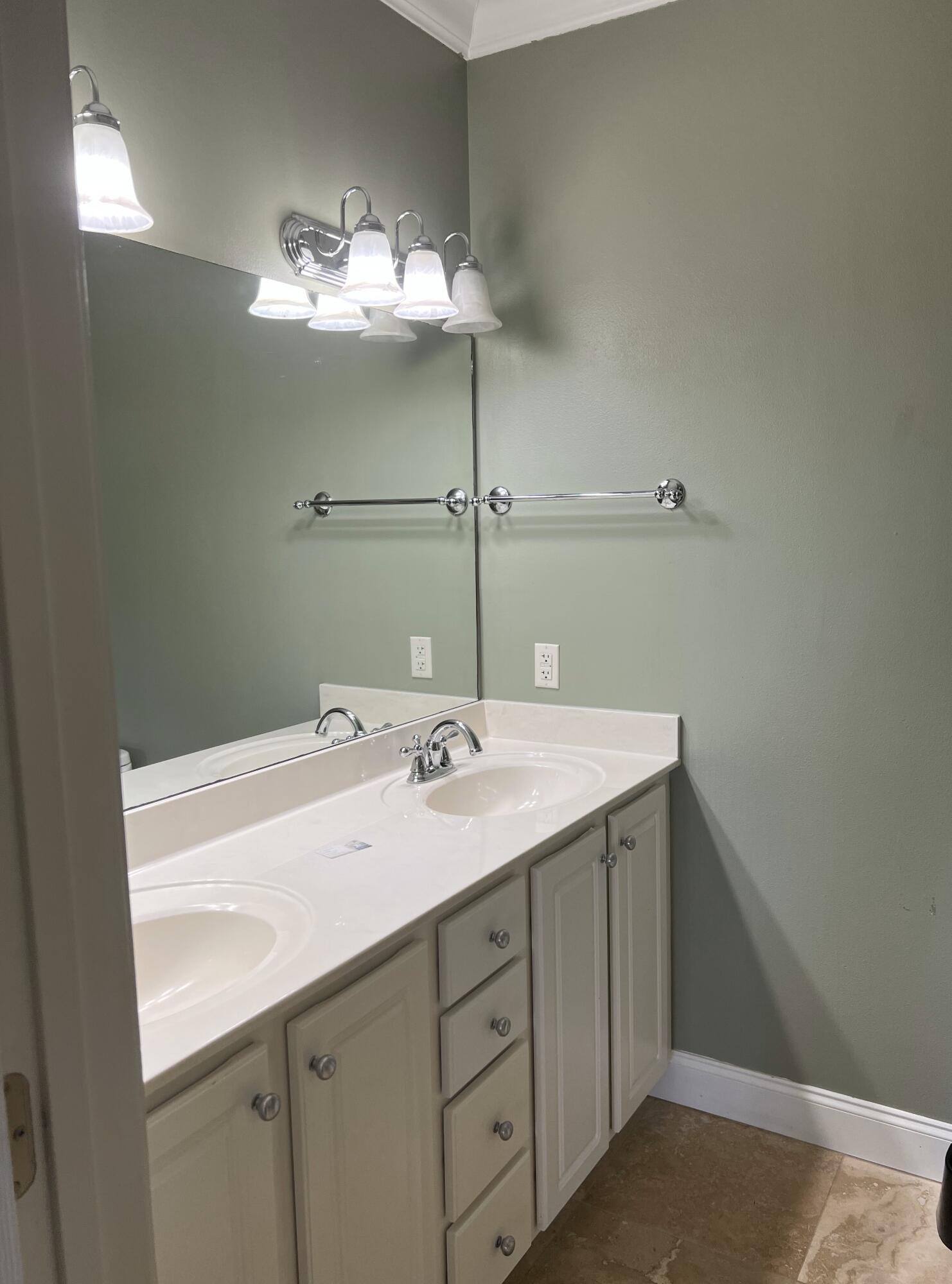 FRENCH QUARTERS - Residential Lease