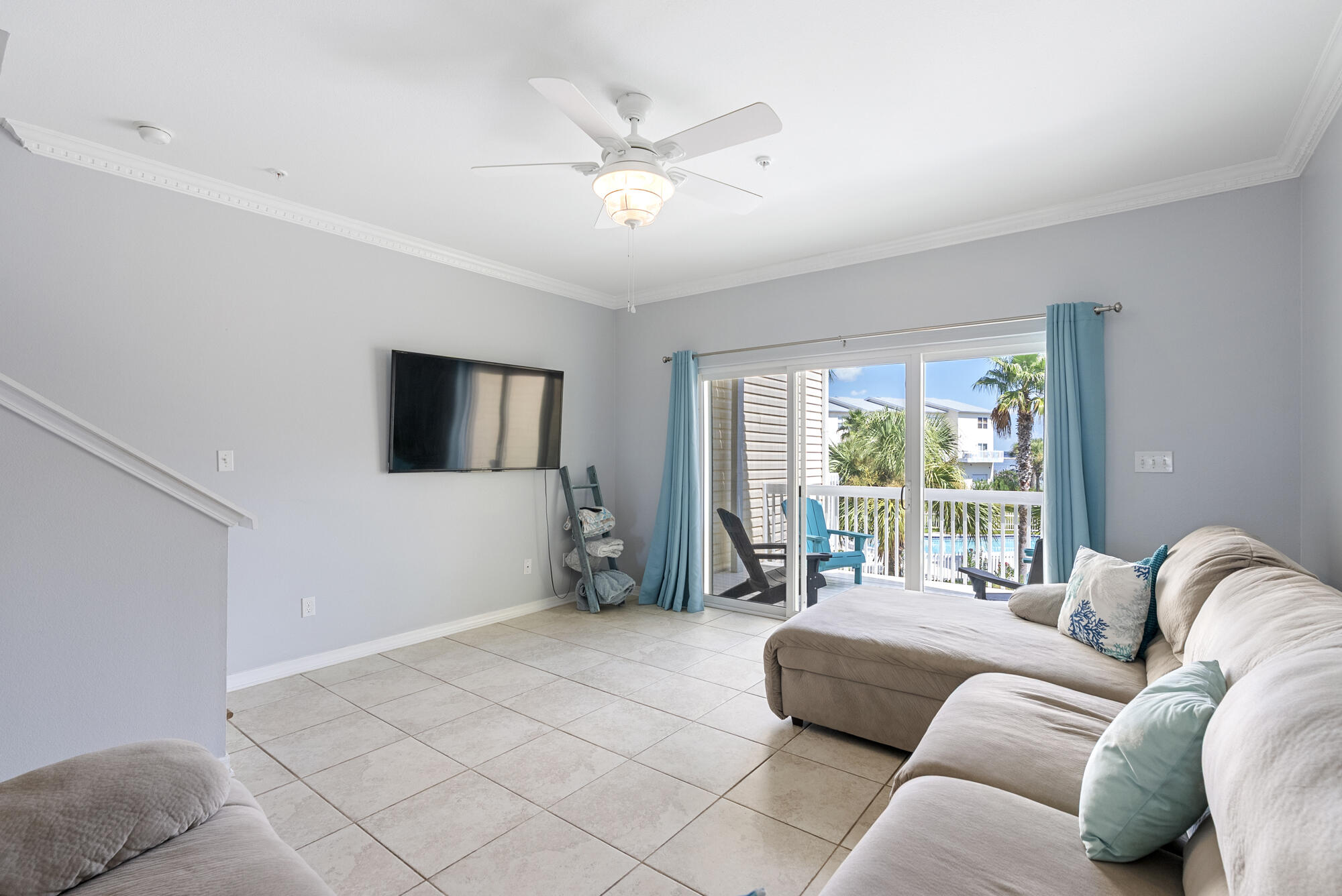 PARADISE POINT T/H - Residential