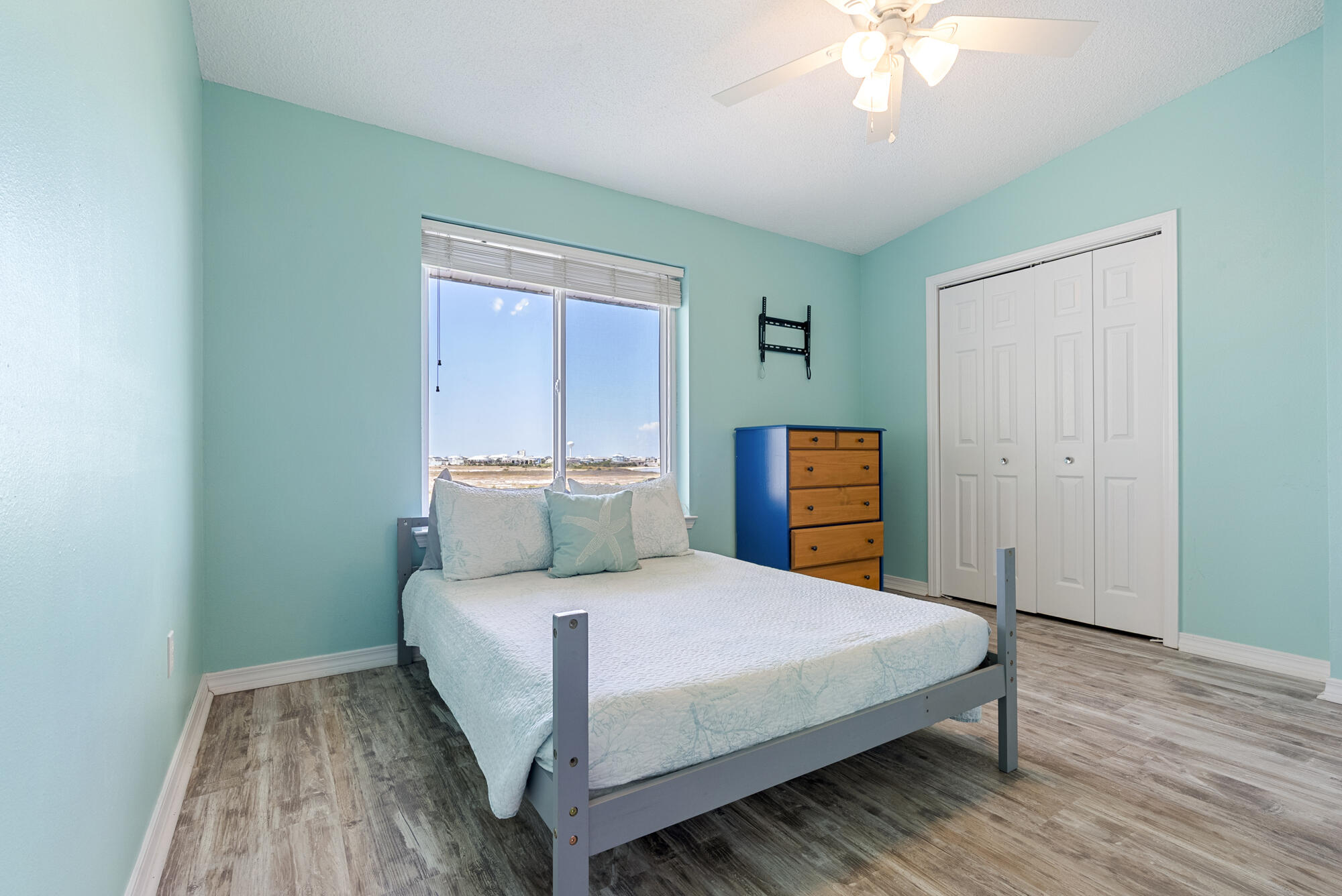 PARADISE POINT T/H - Residential