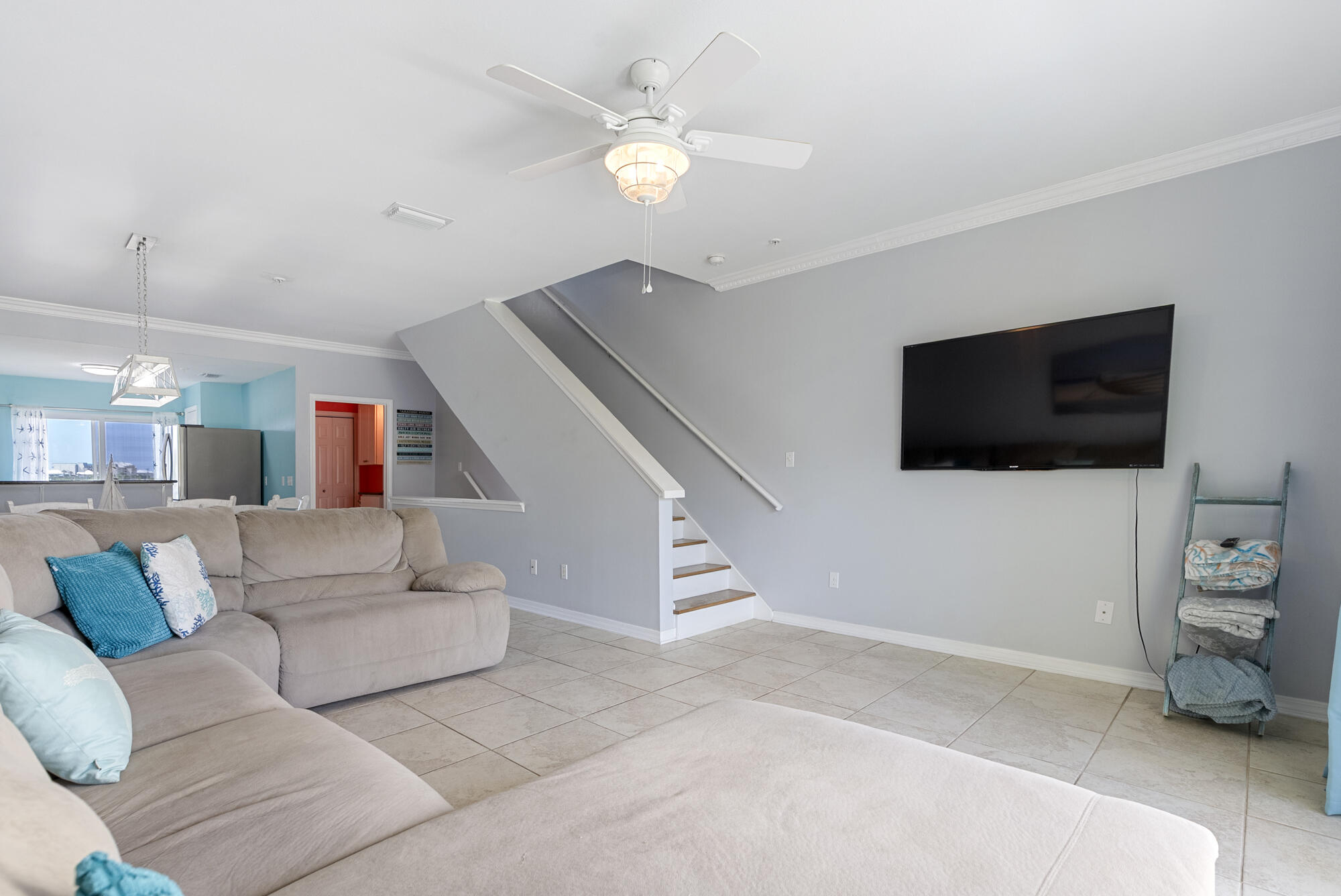 PARADISE POINT T/H - Residential