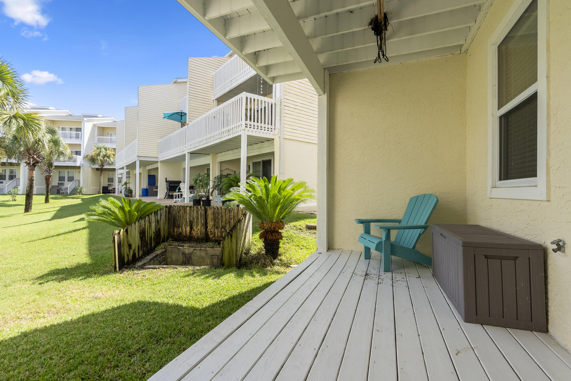 PARADISE POINT T/H - Residential