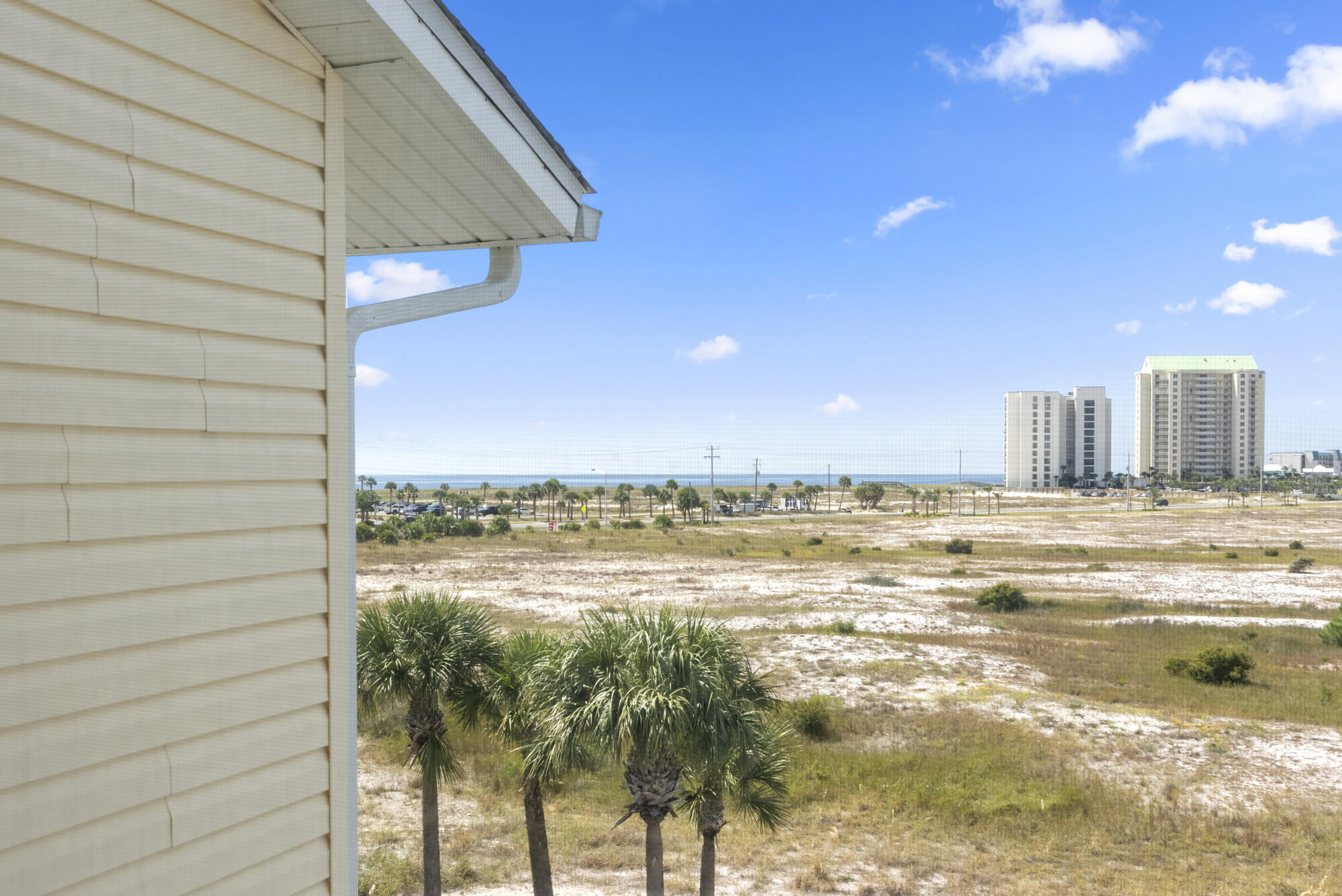 PARADISE POINT T/H - Residential