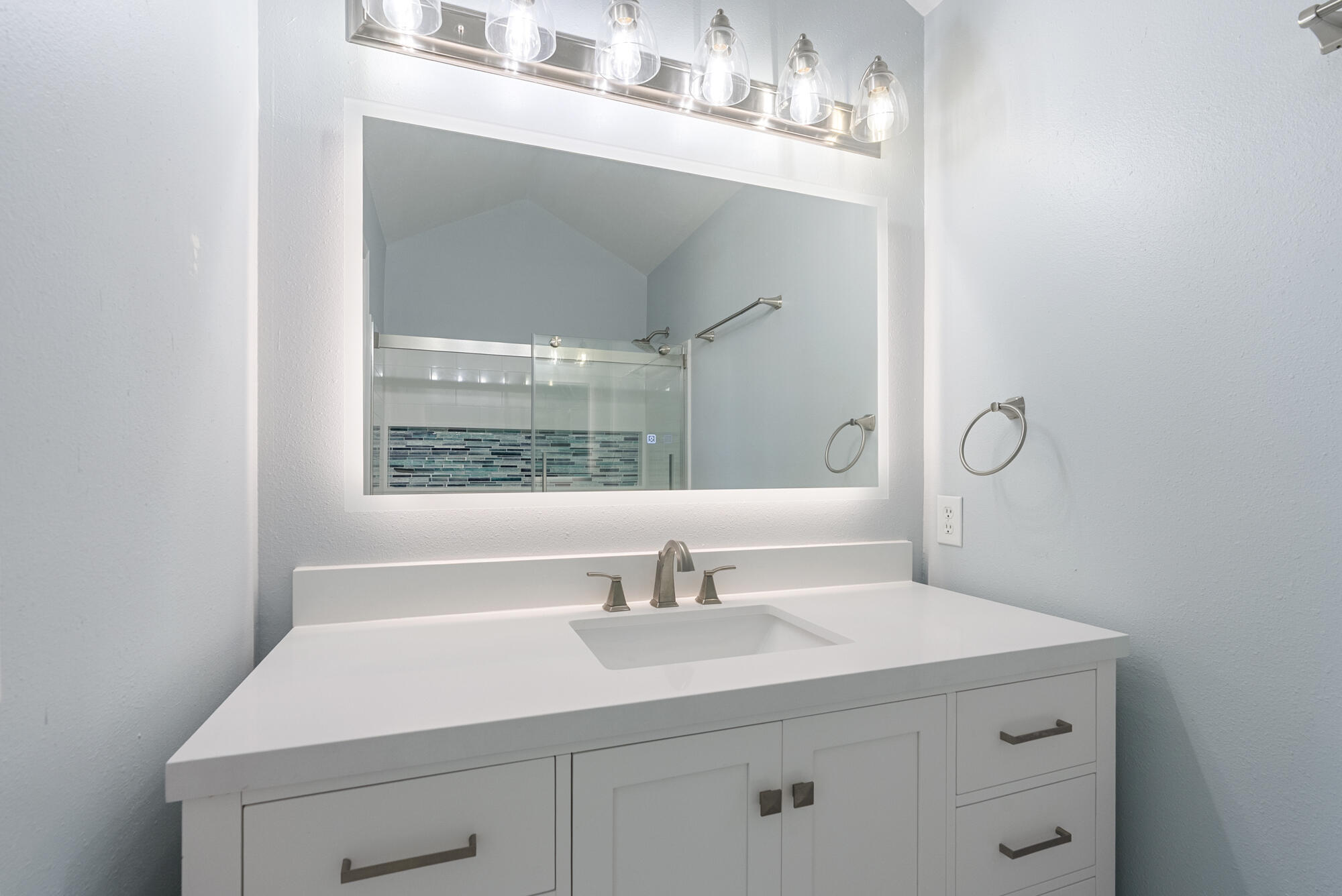 PARADISE POINT T/H - Residential