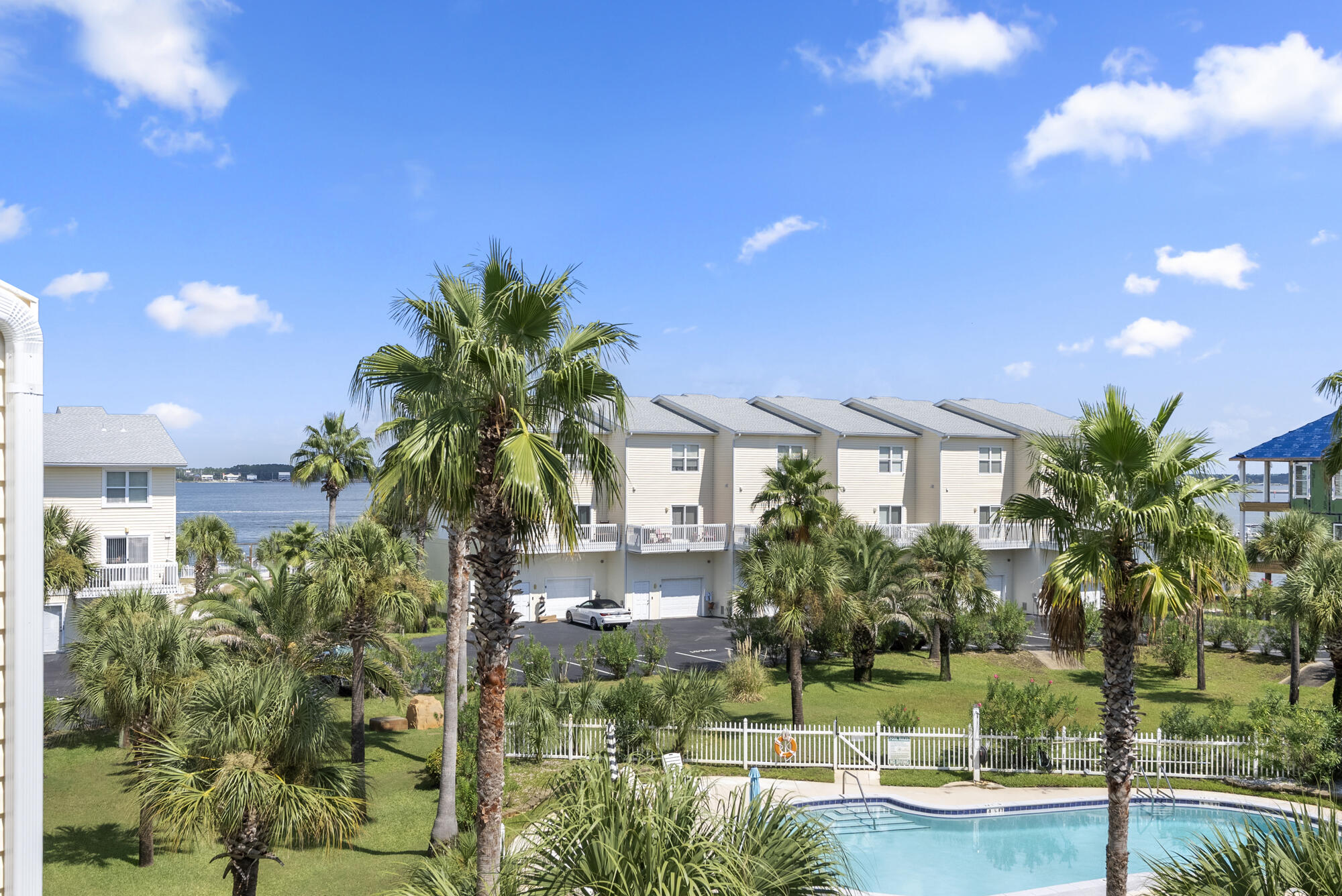 PARADISE POINT T/H - Residential