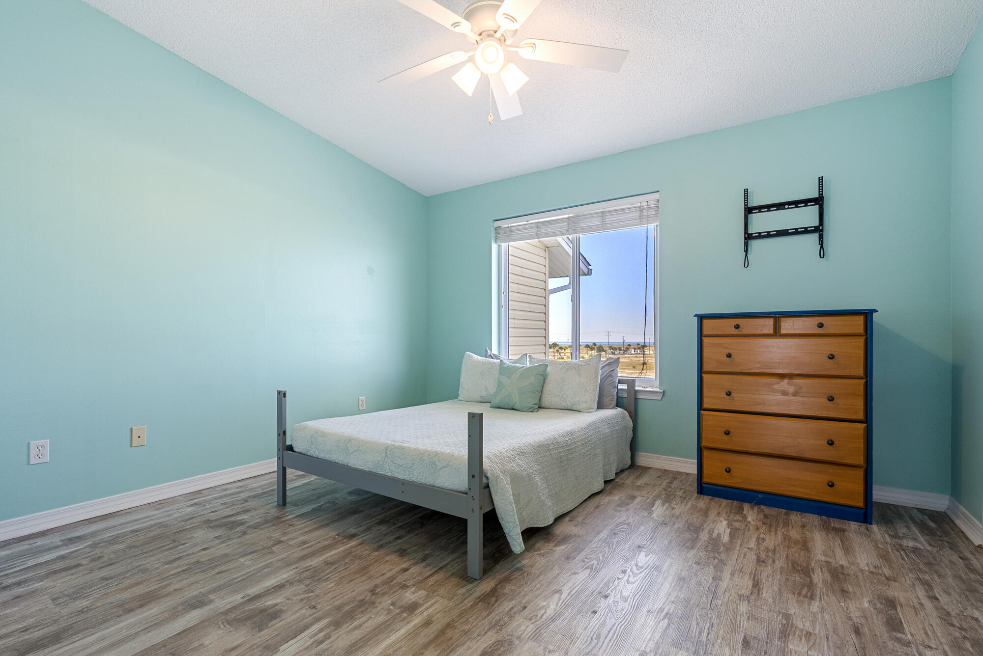 PARADISE POINT T/H - Residential