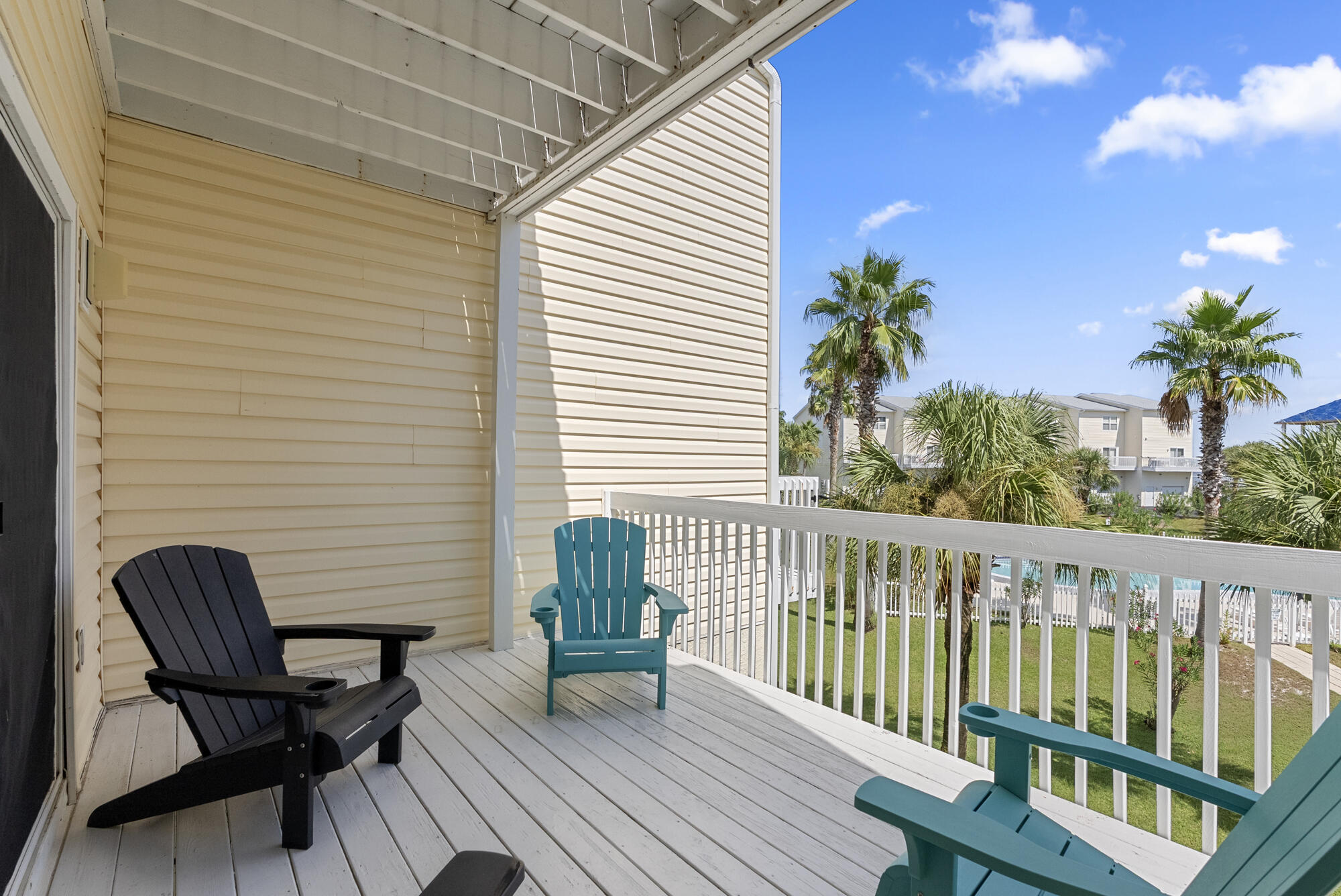 PARADISE POINT T/H - Residential