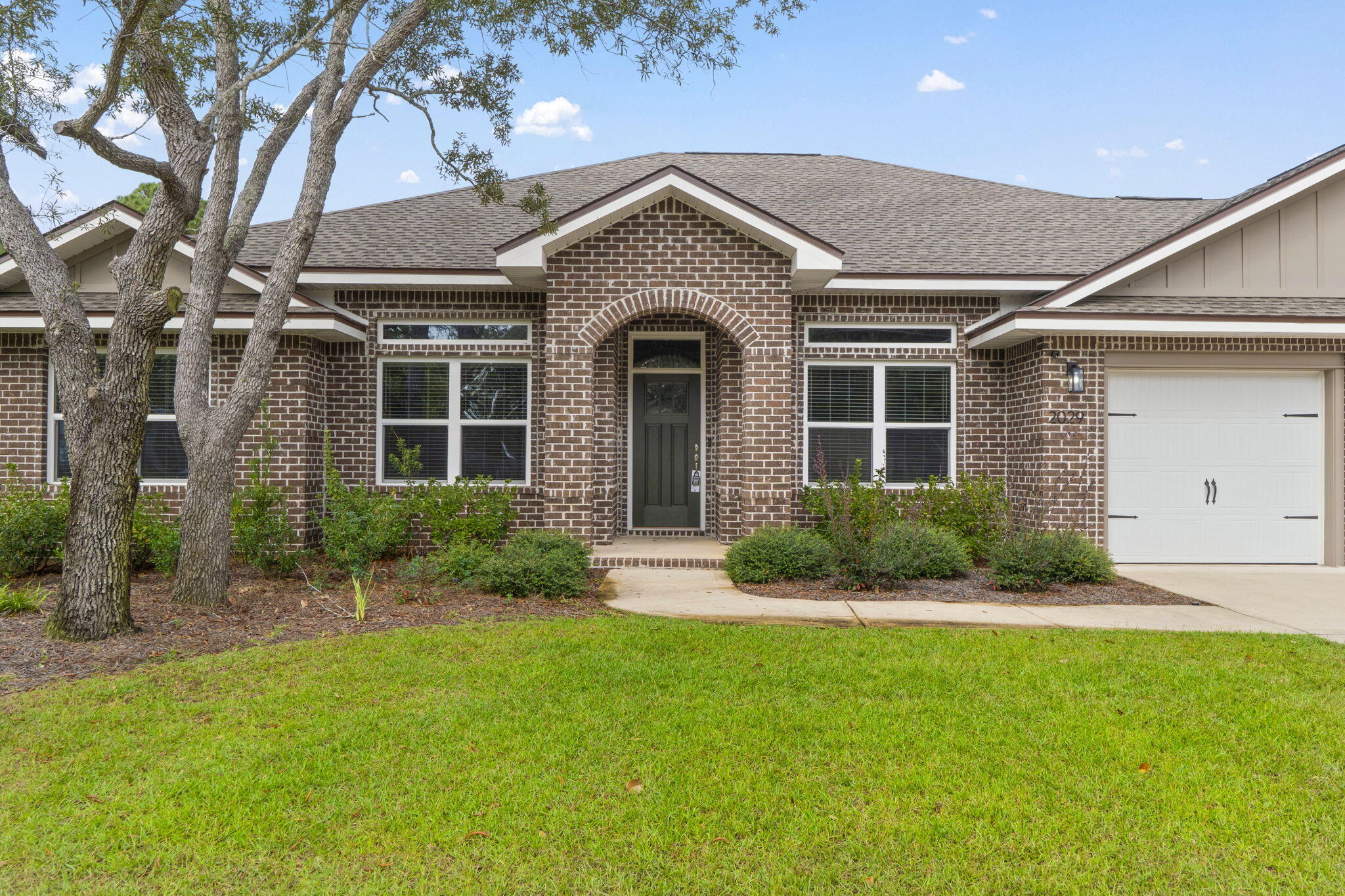HOLLEY BY THE SEA - Residential