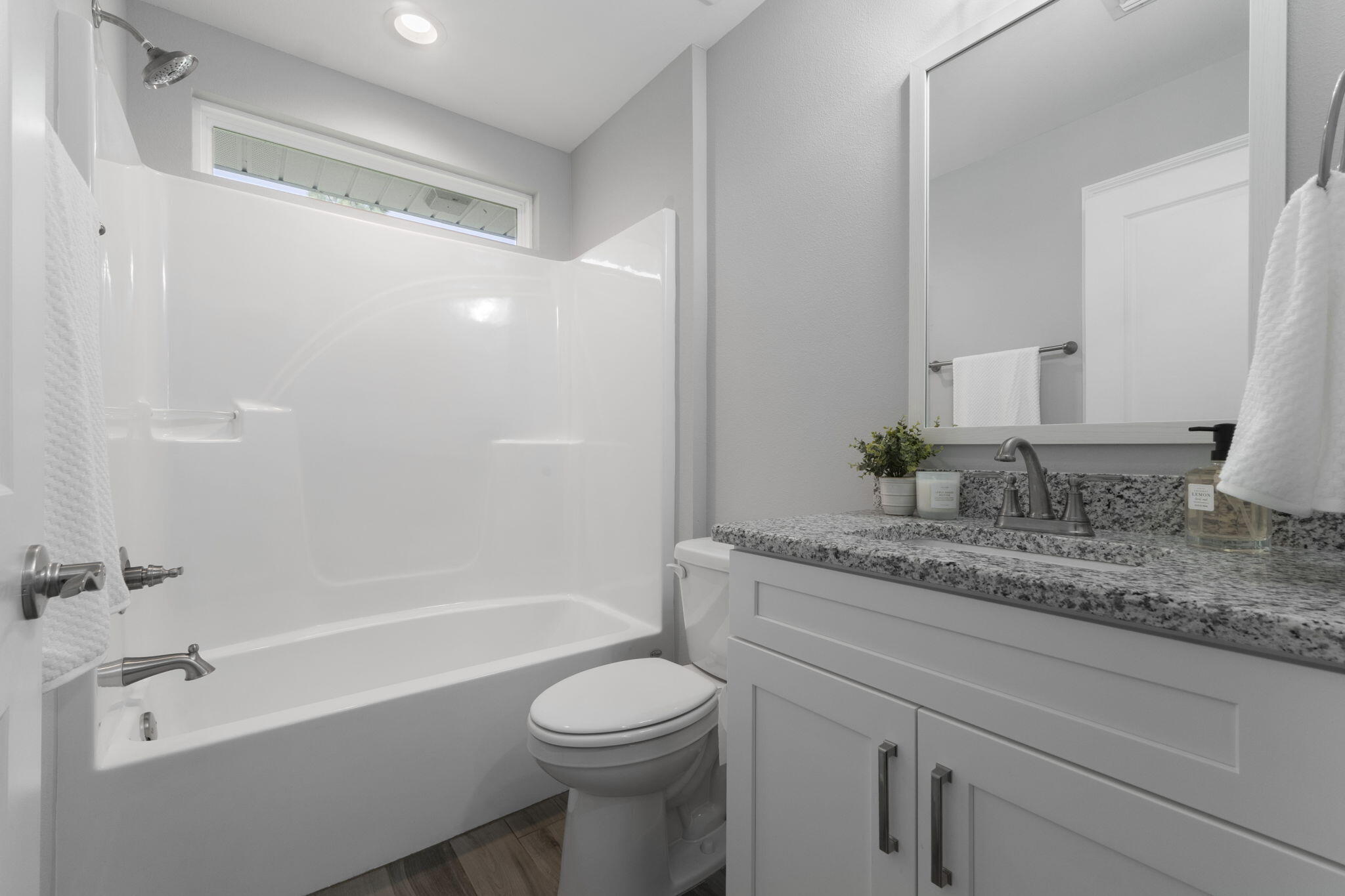 HOLLEY BY THE SEA - Residential