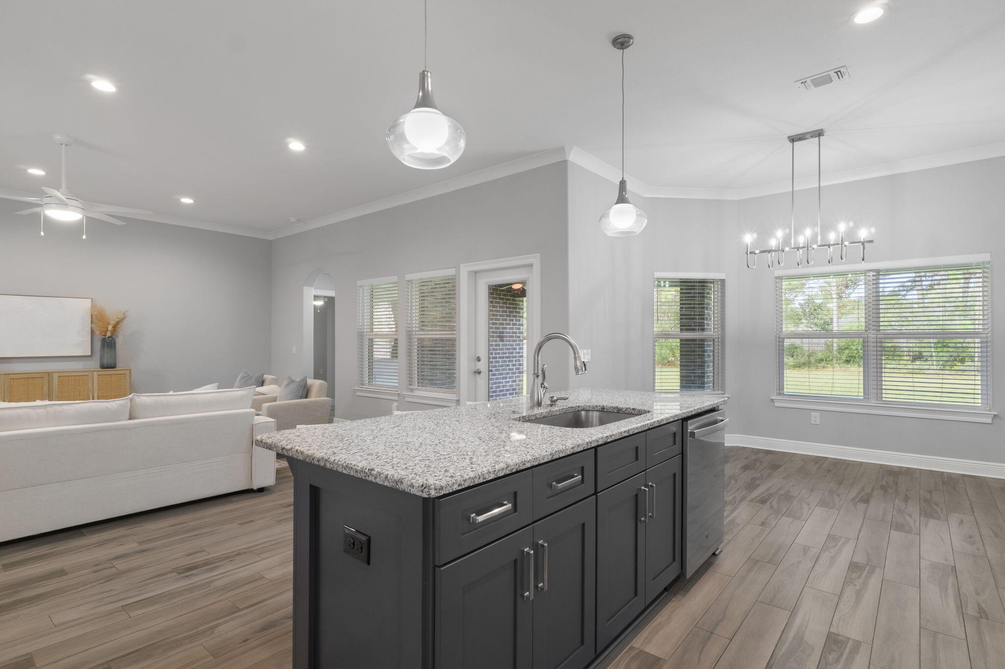 HOLLEY BY THE SEA - Residential