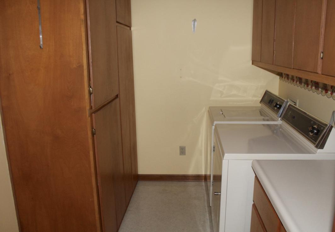 COUNTRY CLUB ESTATES - Residential