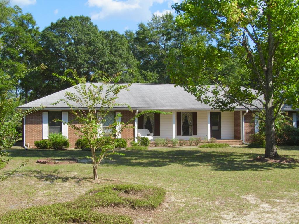 COUNTRY CLUB ESTATES - Residential