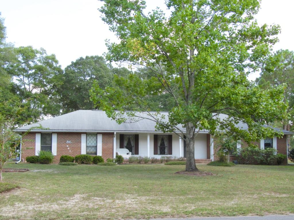 Attention Golfers! You will love this 1848 S.F. 3 bedroom, 2 bath brick & vinyl, low maintenance home located on the 6th Fairway of the Defuniak Springs Country Club. The home is in excellent condition, well maintained and move in ready. Home was re -roofed in 2005, new sunroom overlooking golf course was added in 2006, new dishwasher installed in 2008 and new 3 ton Amana heat pump was installed in 2013. Perfect for most loan programs and priced to sell. Do not miss this wonderful opportunity to live where you golf.