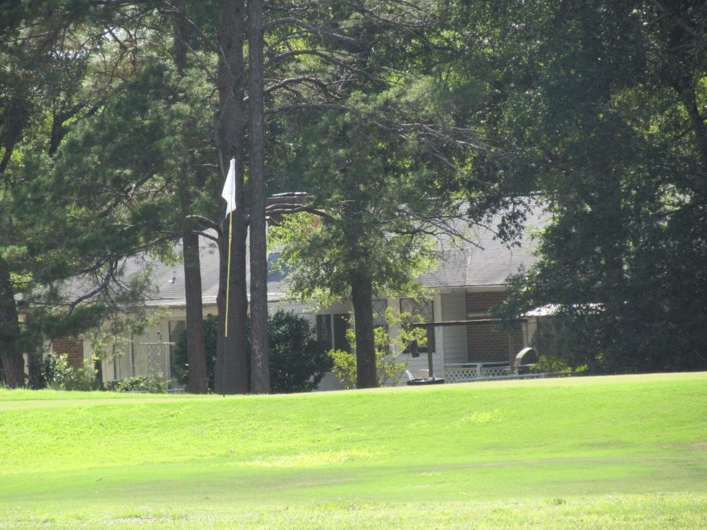 COUNTRY CLUB ESTATES - Residential