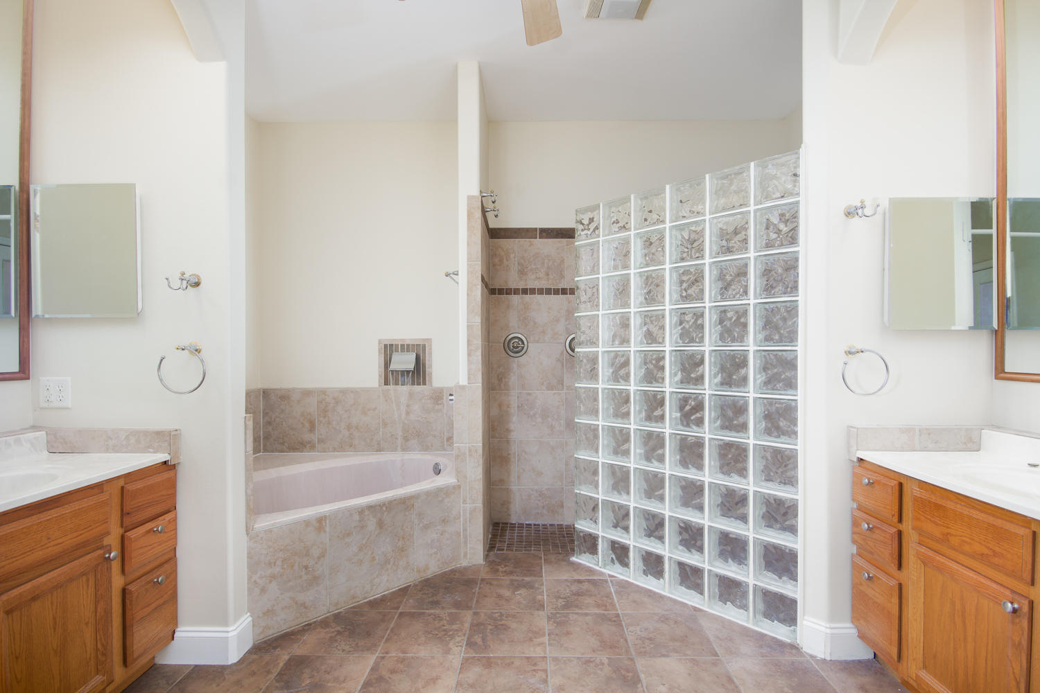 BOTANY BAYOU - Residential