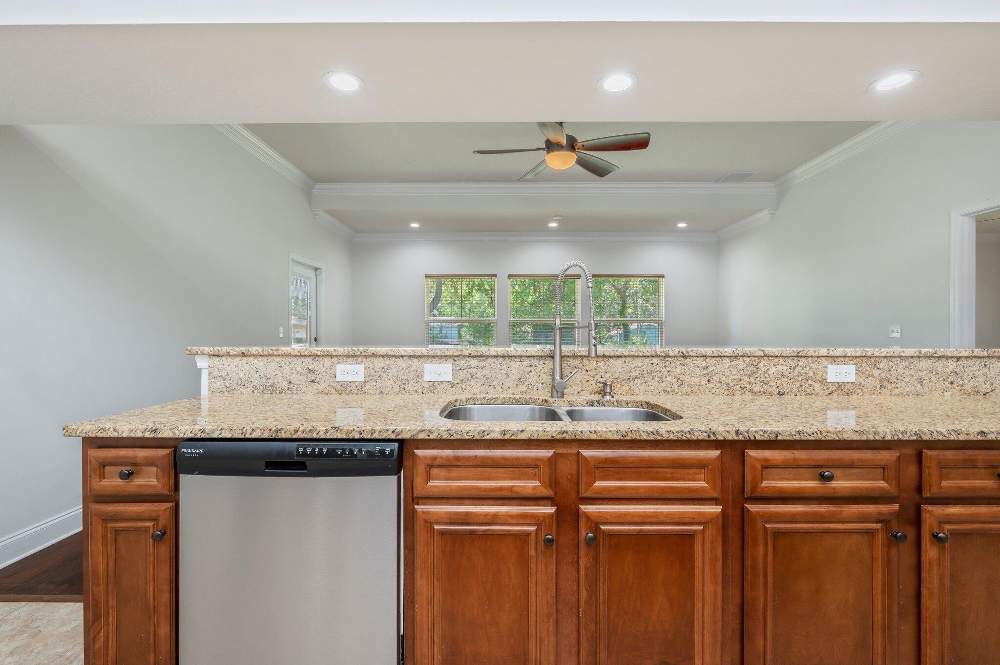 2ND ADD GARNIER BCH LOT 24 BLK 2 - Residential
