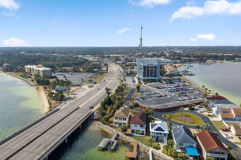 LIGHTHOUSE POINTE - Residential