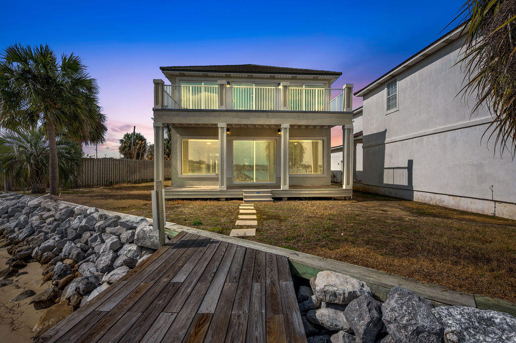 LIGHTHOUSE POINTE - Residential