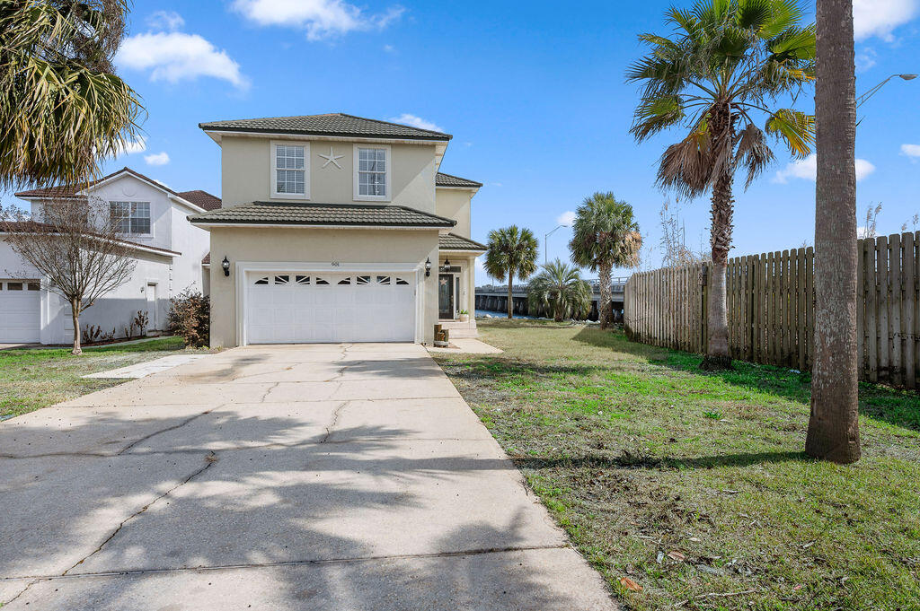 LIGHTHOUSE POINTE - Residential