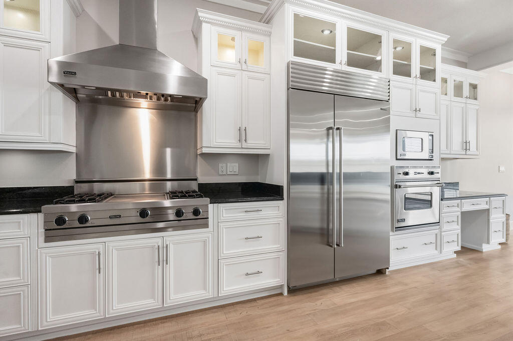 LIGHTHOUSE POINTE - Residential