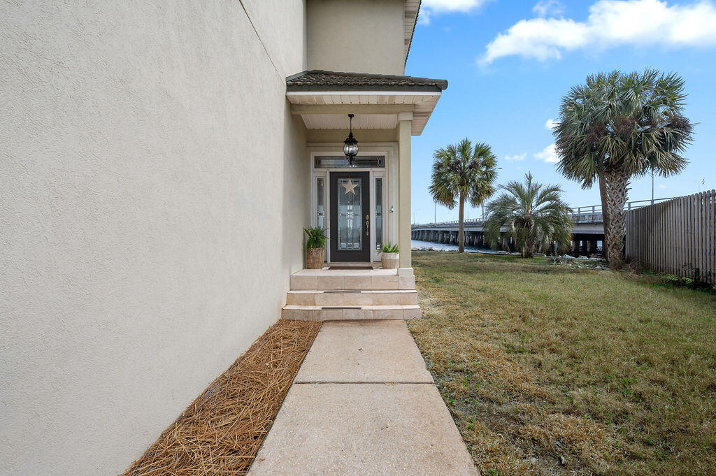 LIGHTHOUSE POINTE - Residential