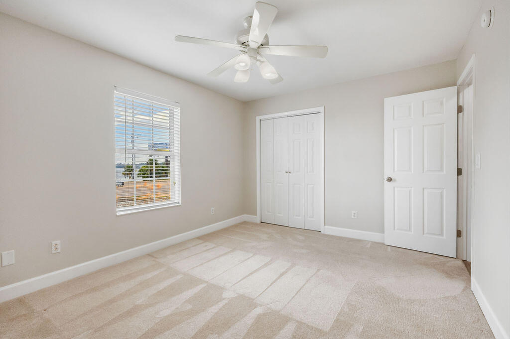 LIGHTHOUSE POINTE - Residential